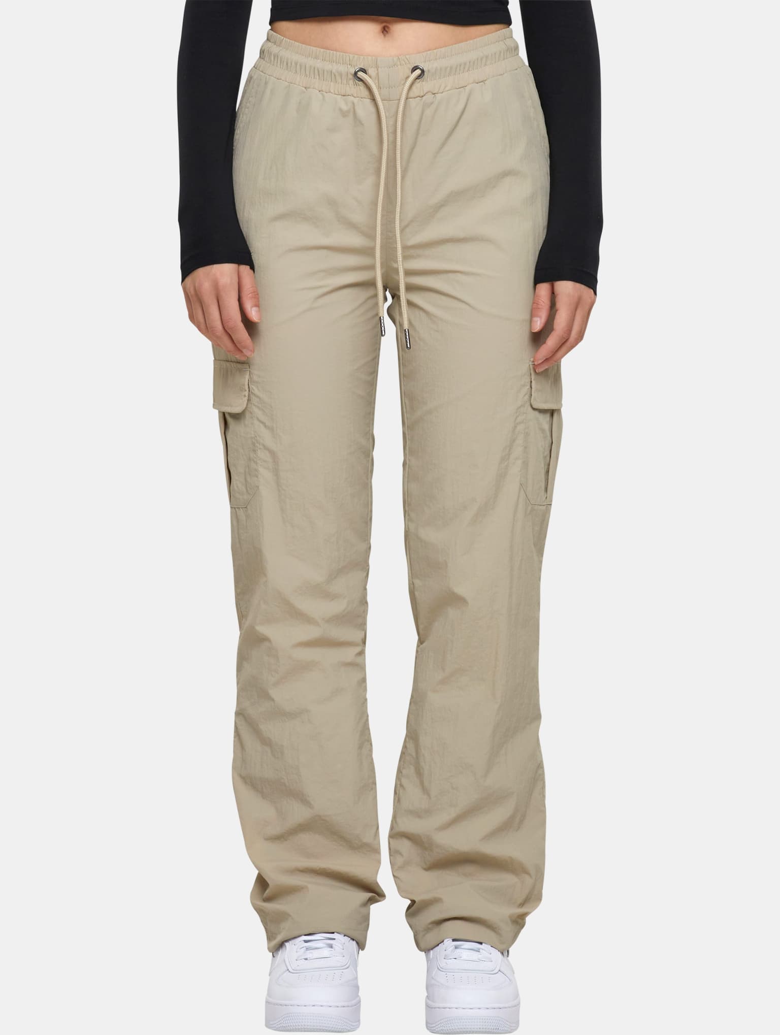 Urban Classics Ladies Nylon Cargohose – Bild 4