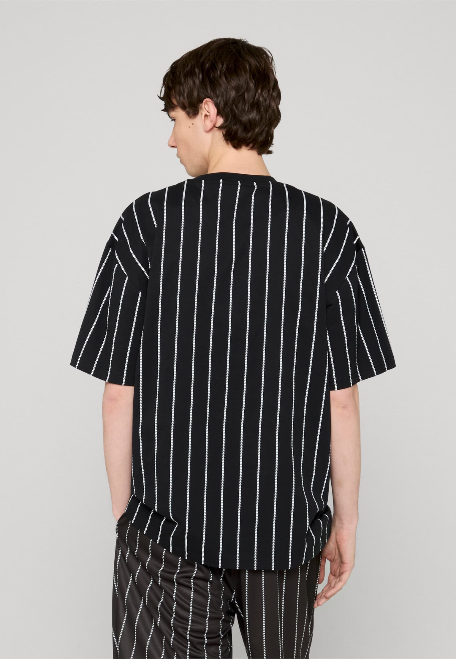 Hummel Chevron Pinstripe T-Shirt – Bild 2