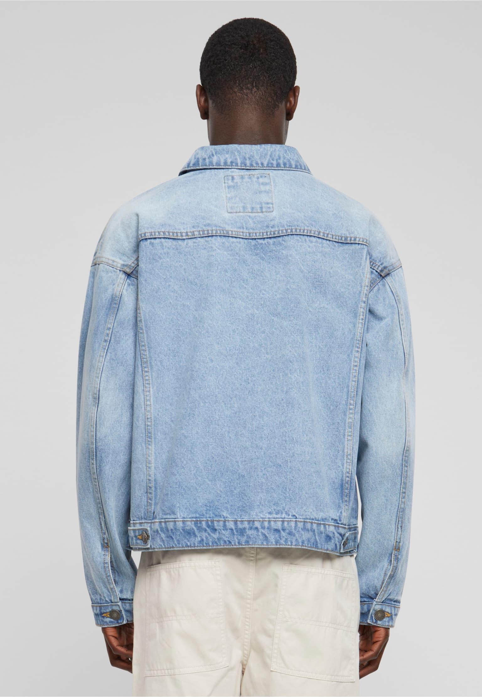 Urban Classics Heavy Ounce Boxy Denim Jacket – Bild 2