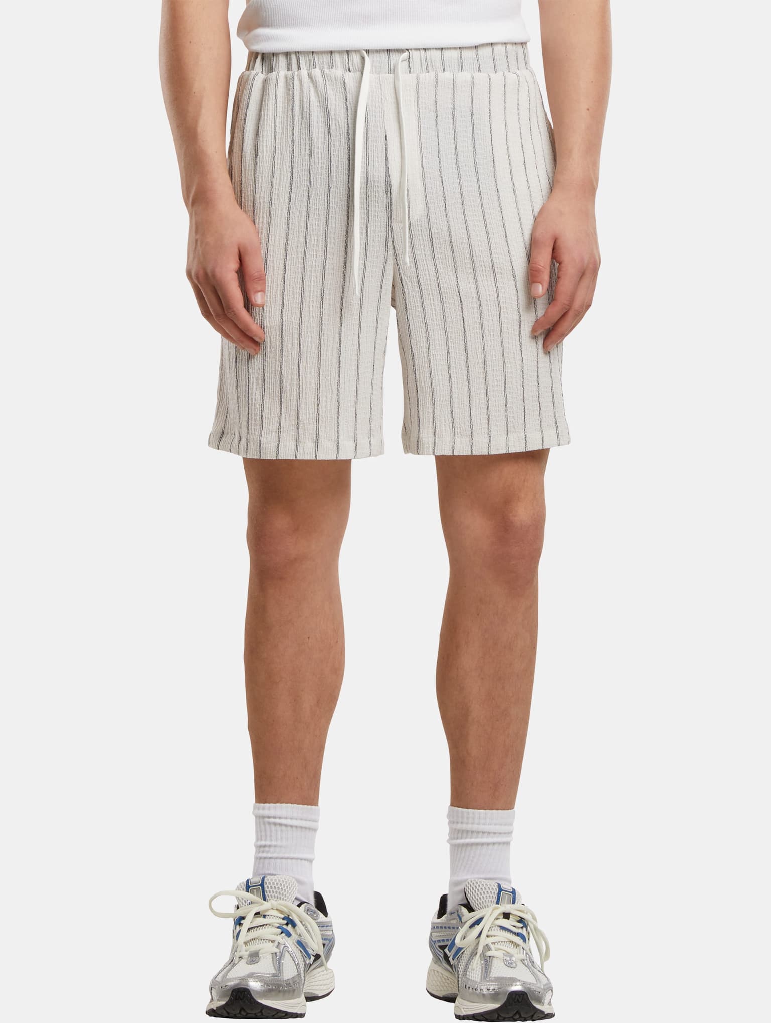 Urban Classics Striped Crinkle Resort Short – Bild 3