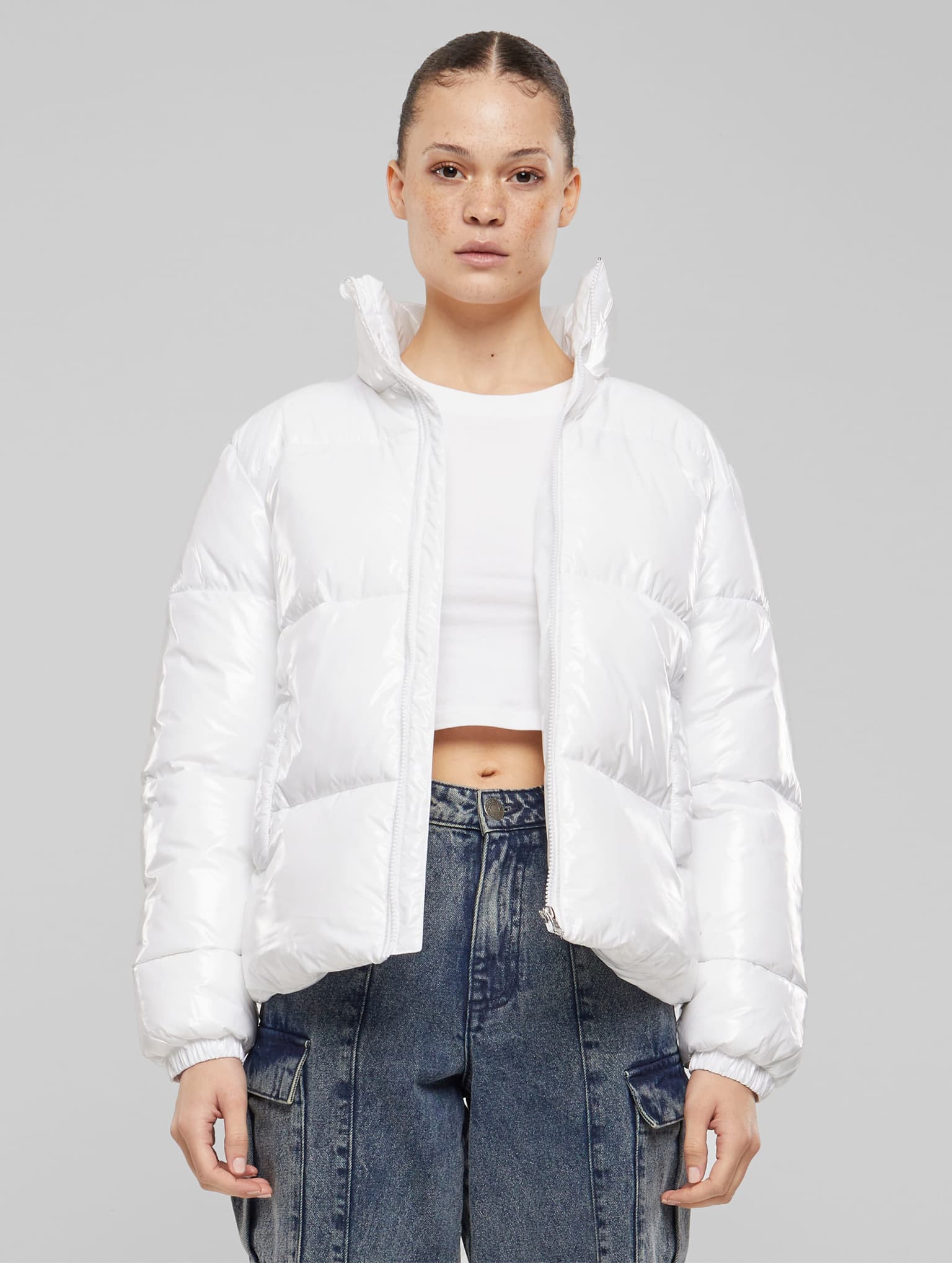Urban Classics Ladies Essentials Short Shiny Puffer Jacket – Bild 3