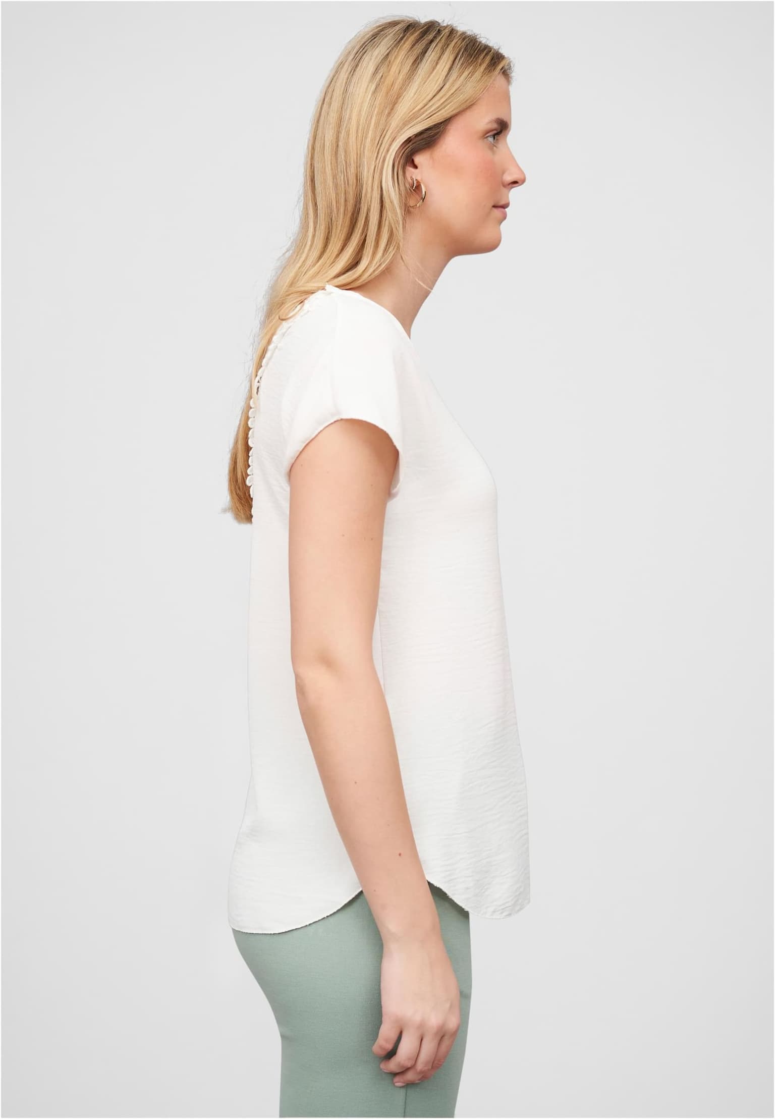 Cloud5ive Damen Musselin Top mit Spitzenbesatz hinten – Bild 4