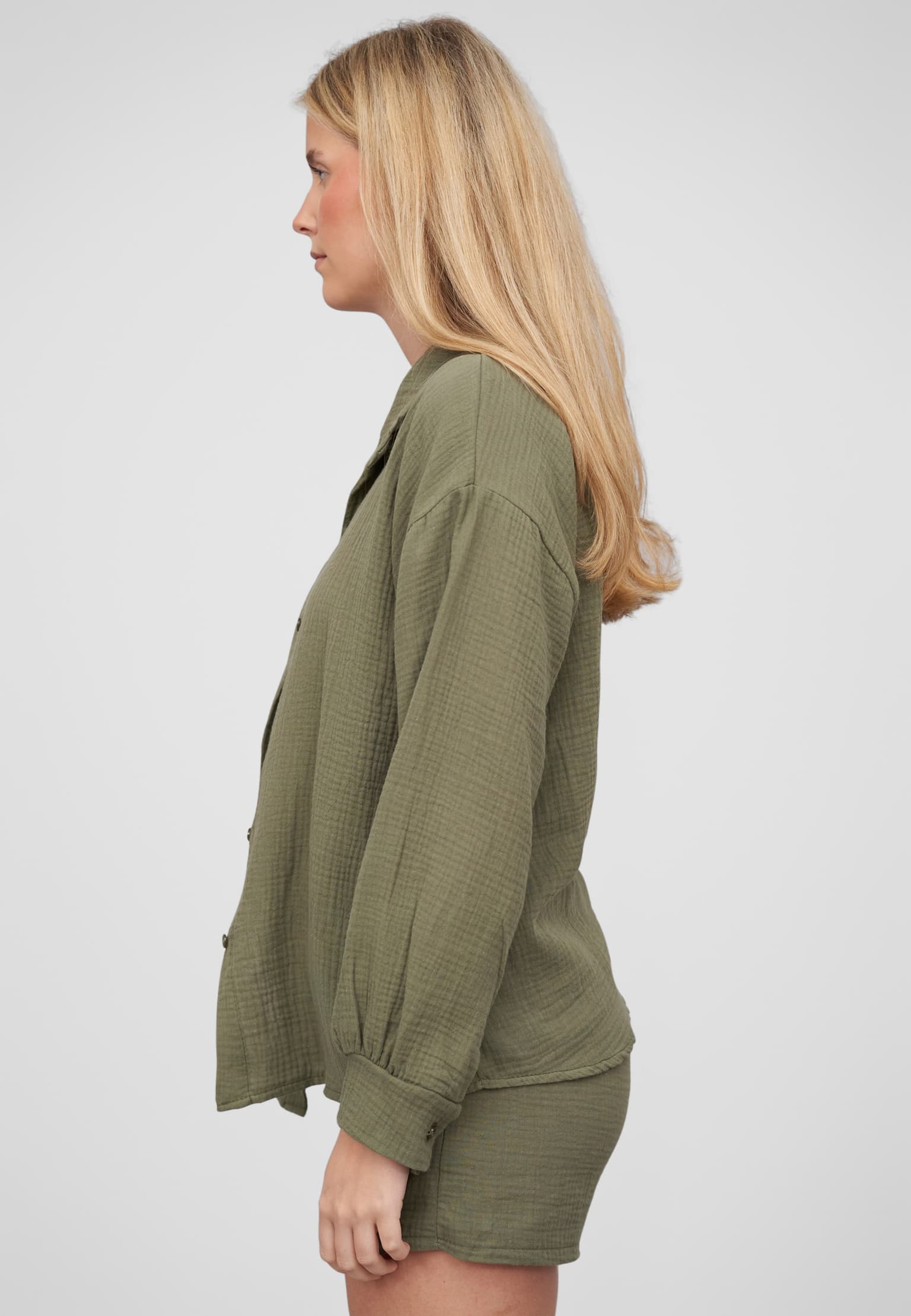 Cloud5ive Damen Oversize Musselin Bluse mit Knopfleiste – Bild 3