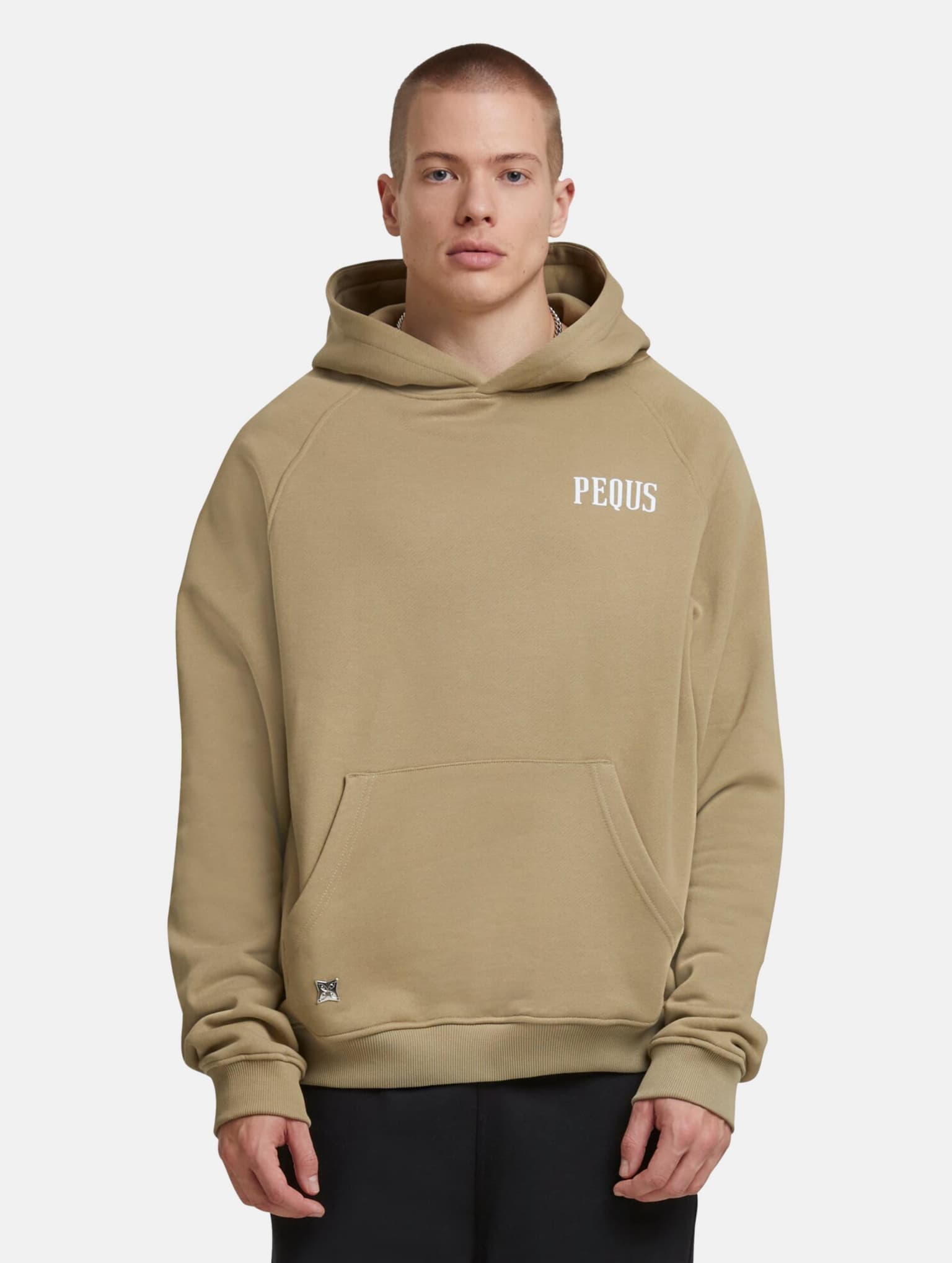 PEQUS Back Logo Hoodie – Bild 3