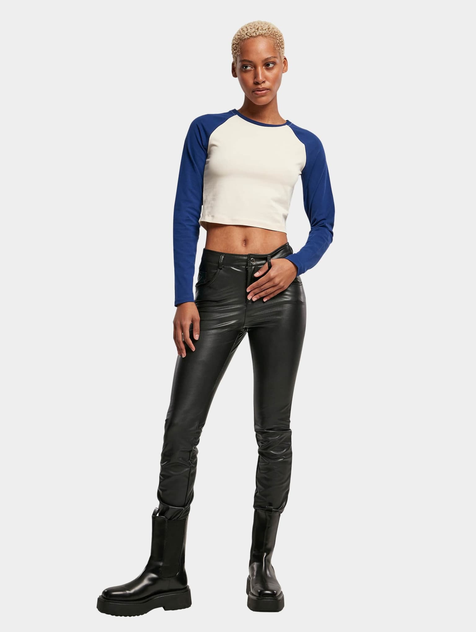 Urban Classics Ladies Essentials Cropped Retro Baseball Longsleeve – Bild 4