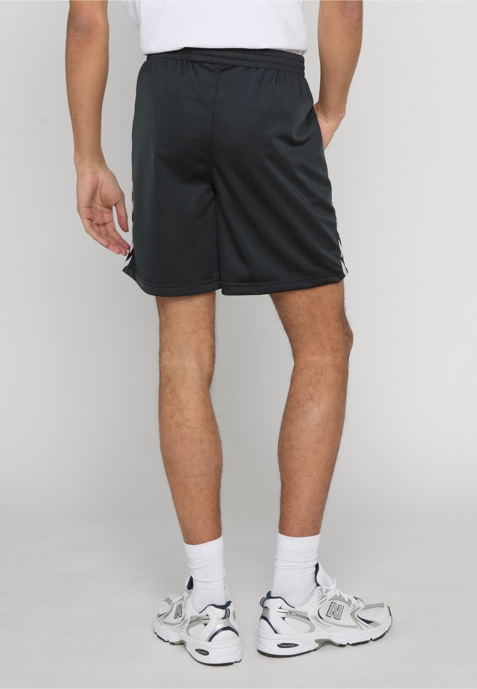 Hummel Basic Logotape Trackshorts – Bild 2