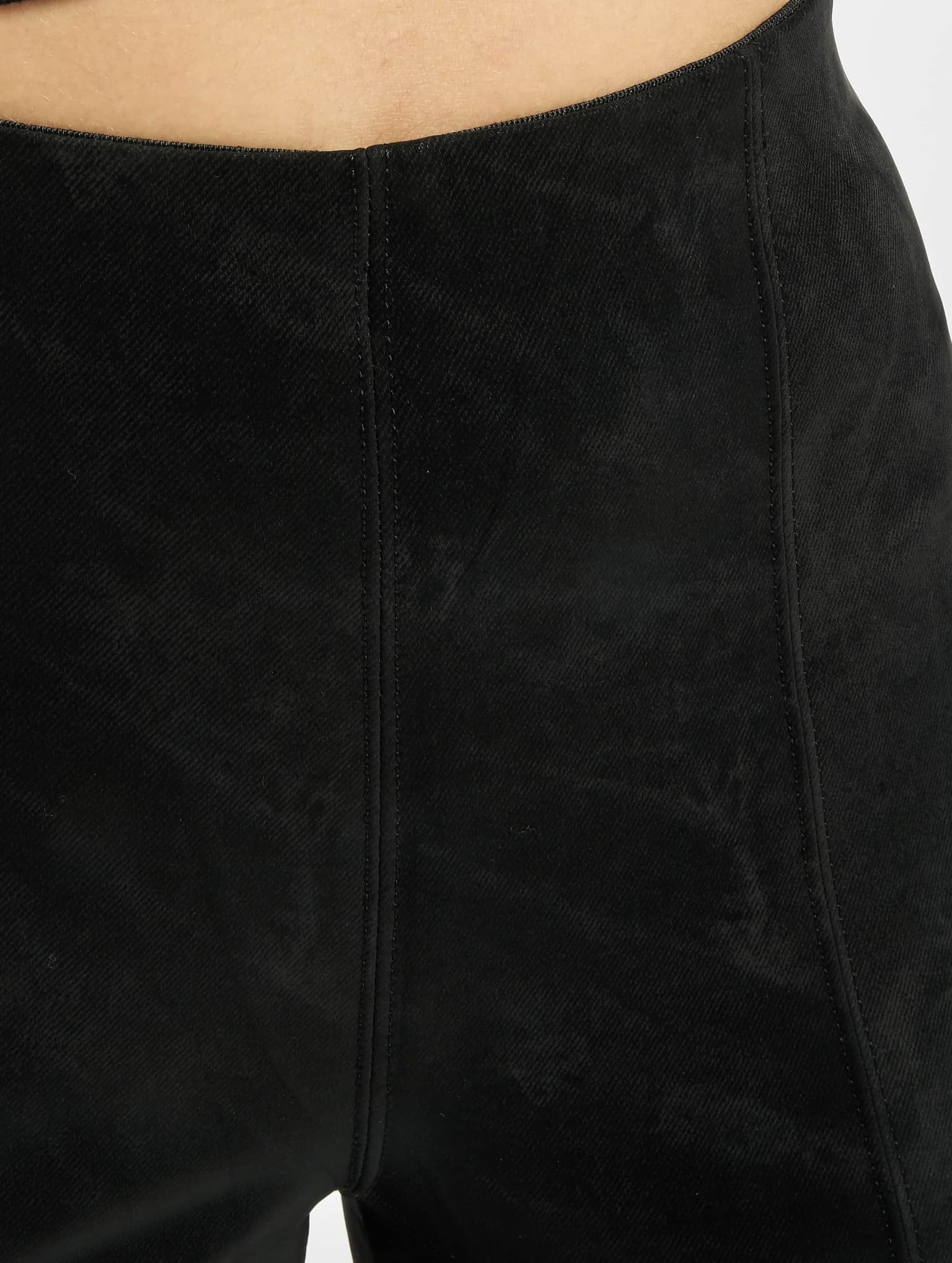 Urban Classics Ladies Washed Faux Leather Pants – Bild 4