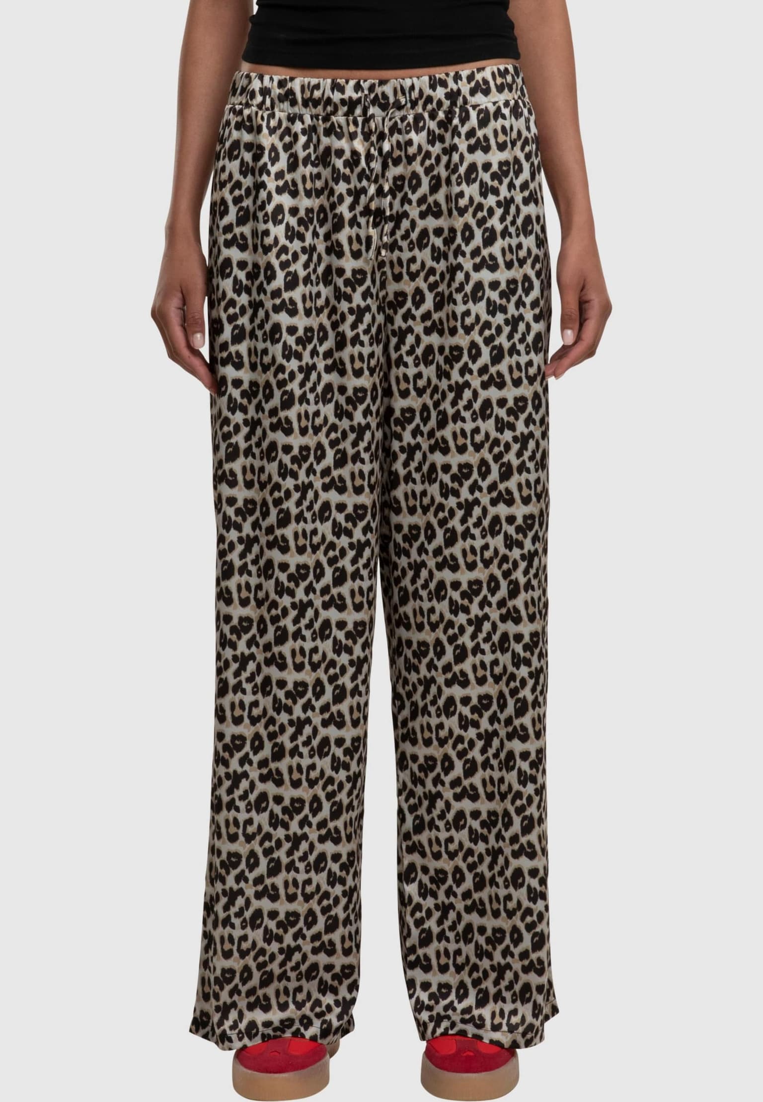 Urban Classics Ladies Leo Resort Pants – Bild 3