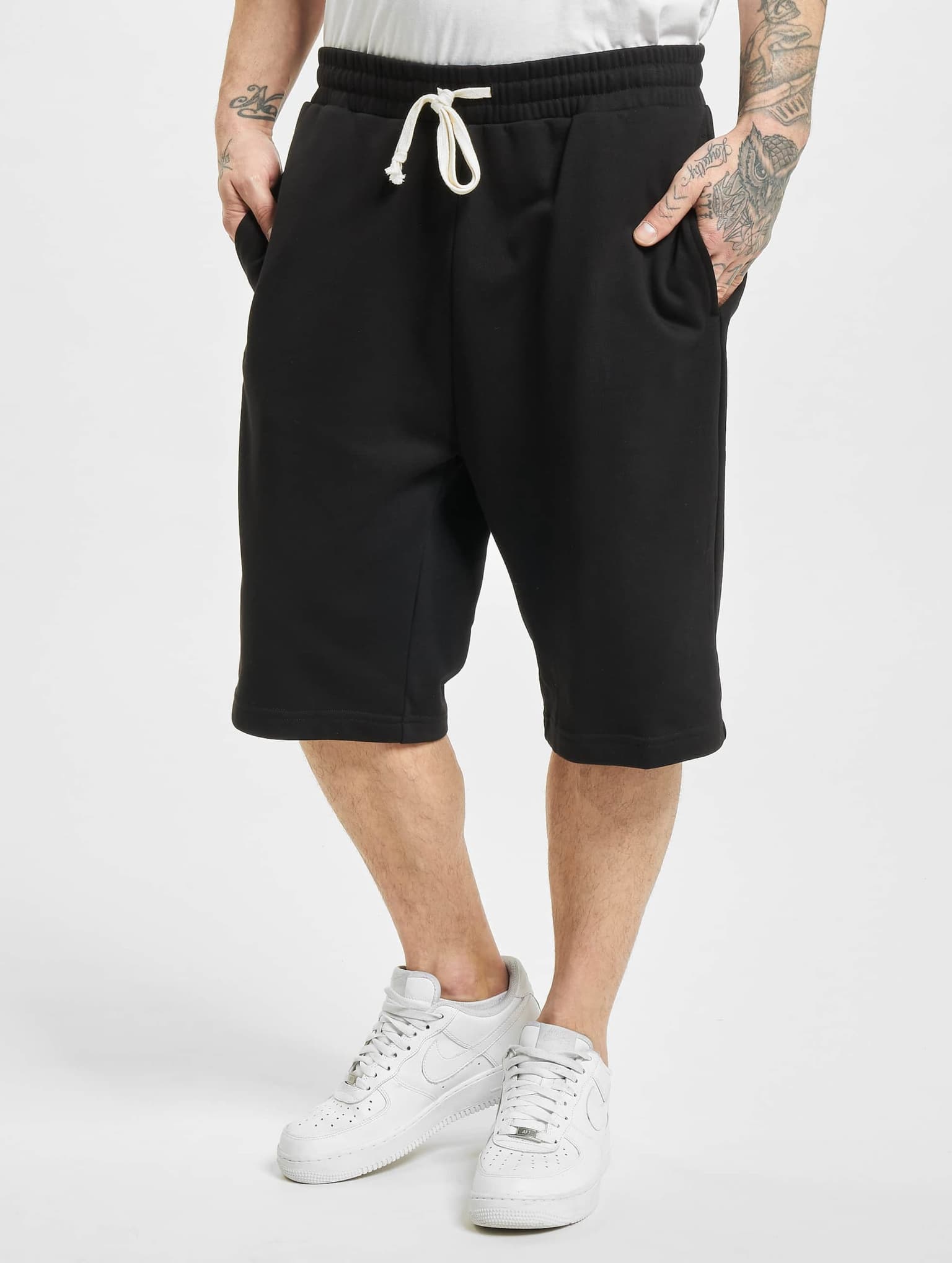 Urban Classics Low Crotch Sweatshorts – Bild 3