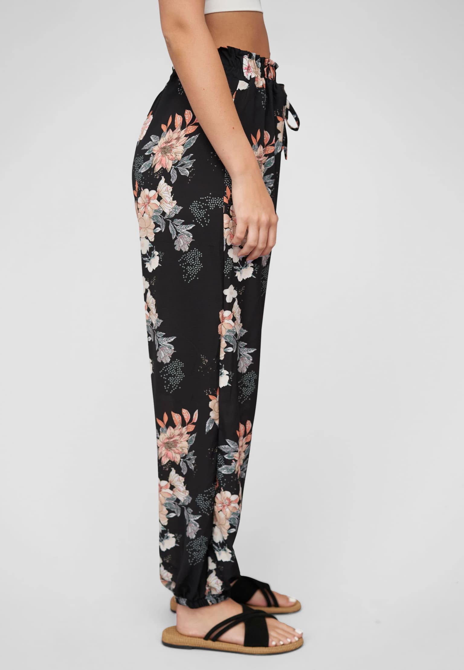 Cloud5ive Pants with aop flower print – Bild 4
