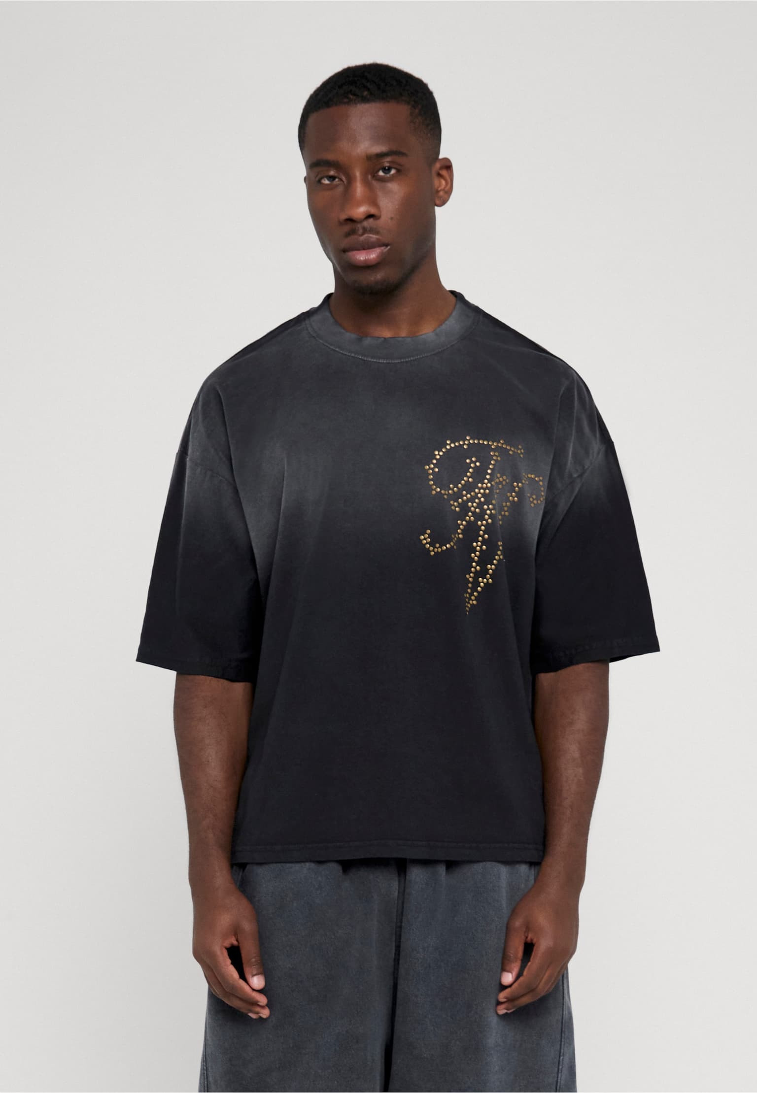 Favela Tribal Embroidery Rivet T-Shirt