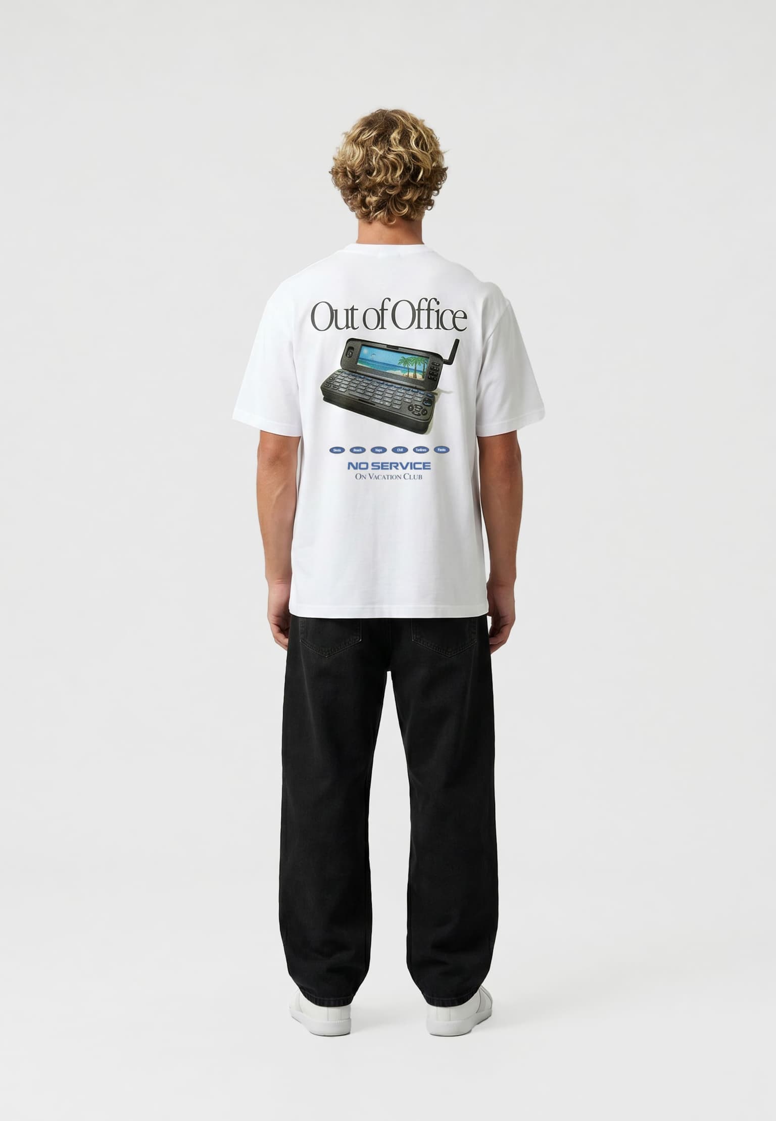 On Vacation No Service T-Shirt – Bild 3