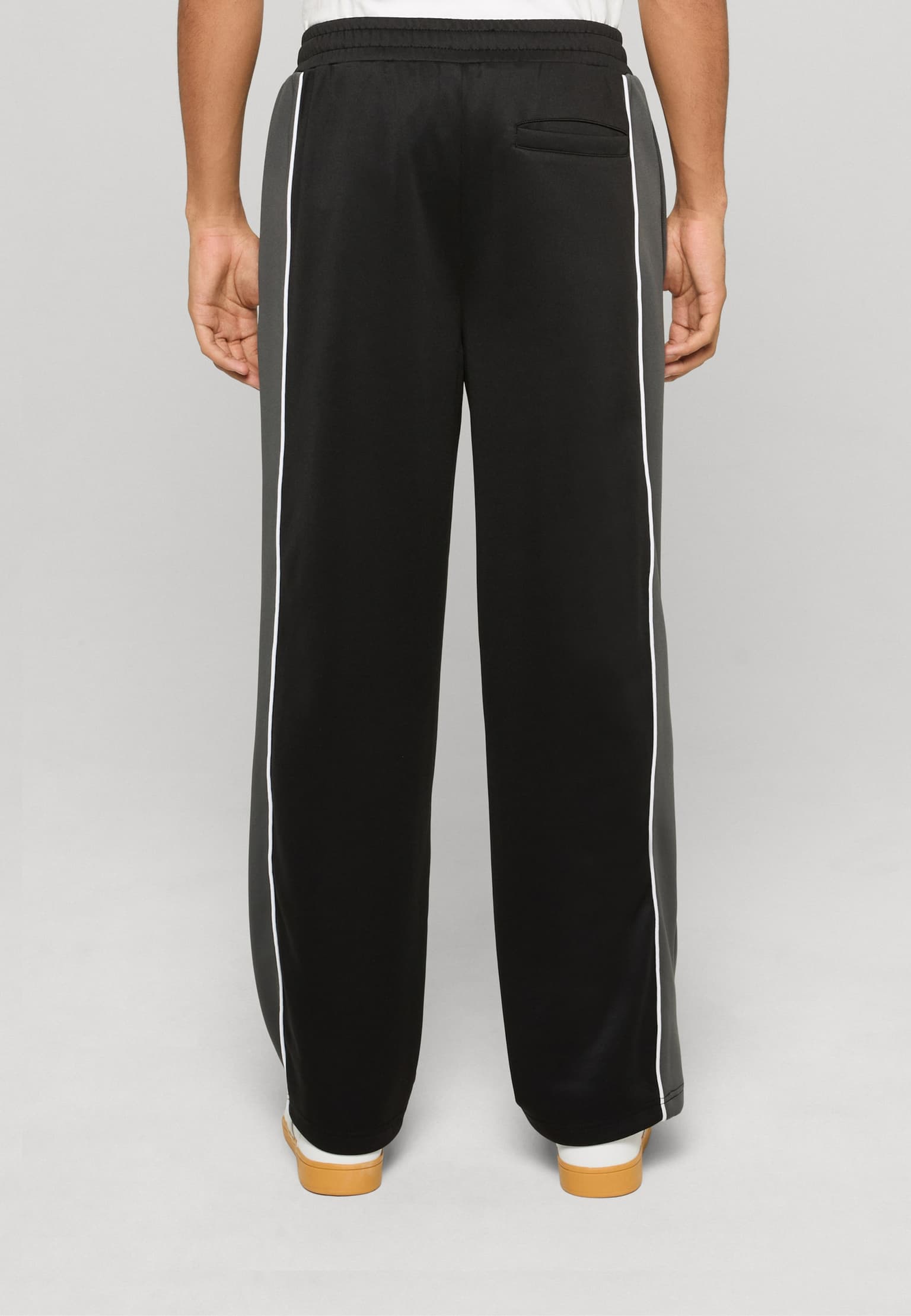 Urban Classics Interlock College Wideleg Trackpants – Bild 2