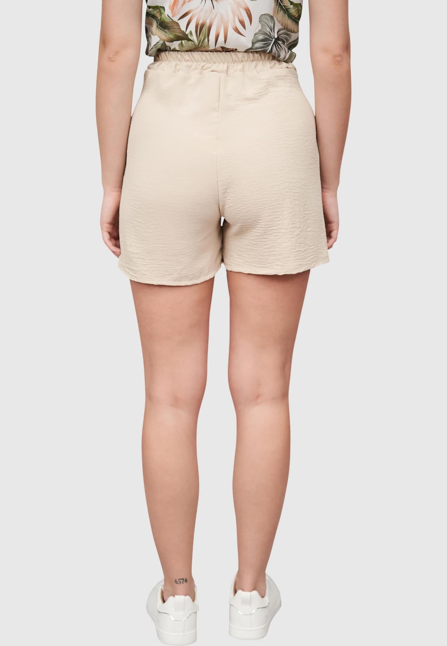 Cloud5ive Damen Short mit Deko-Bindegürtel u Elastikbund – Bild 2