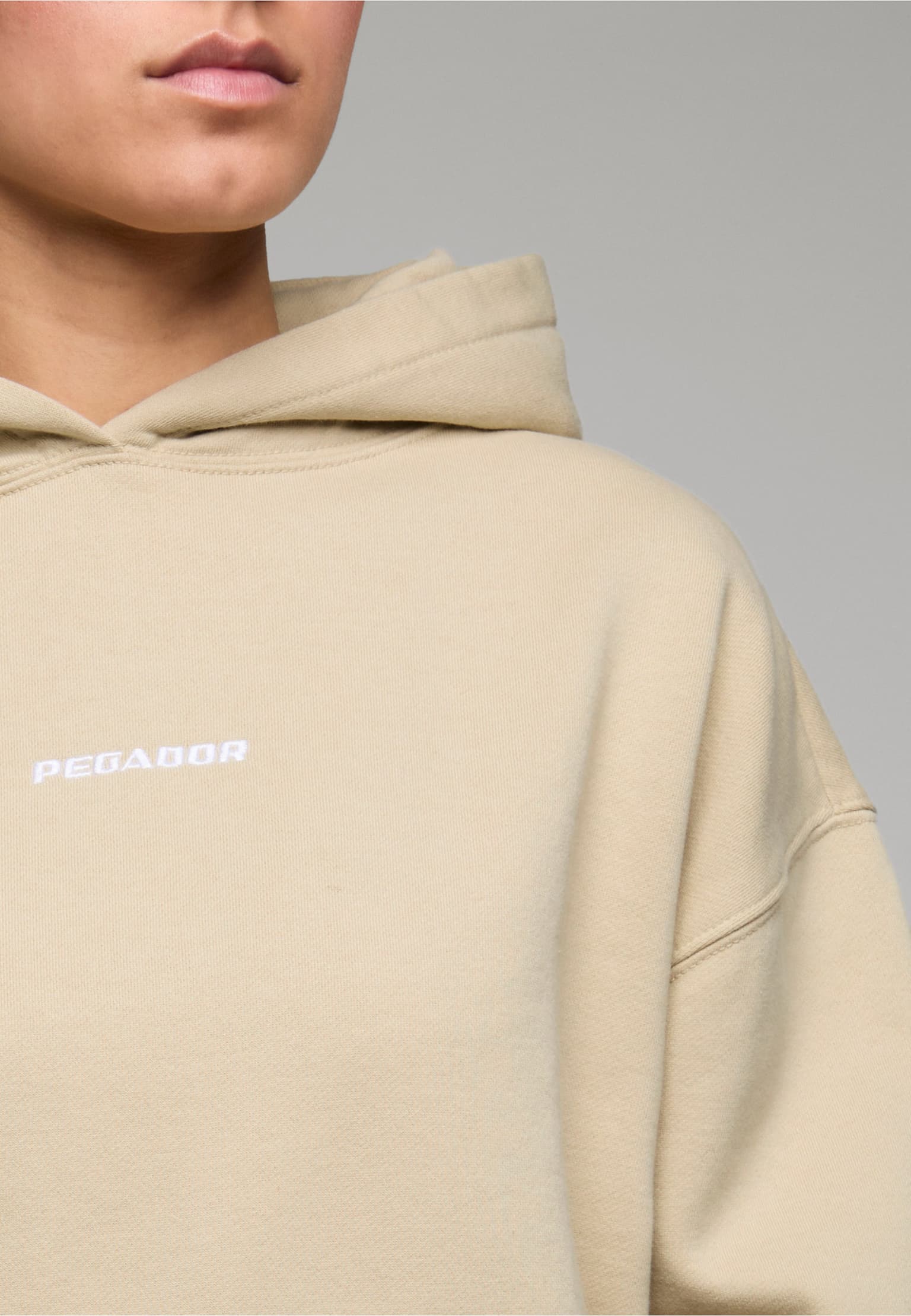PEGADOR Clarita Logo Oversized Hoodie – Bild 4