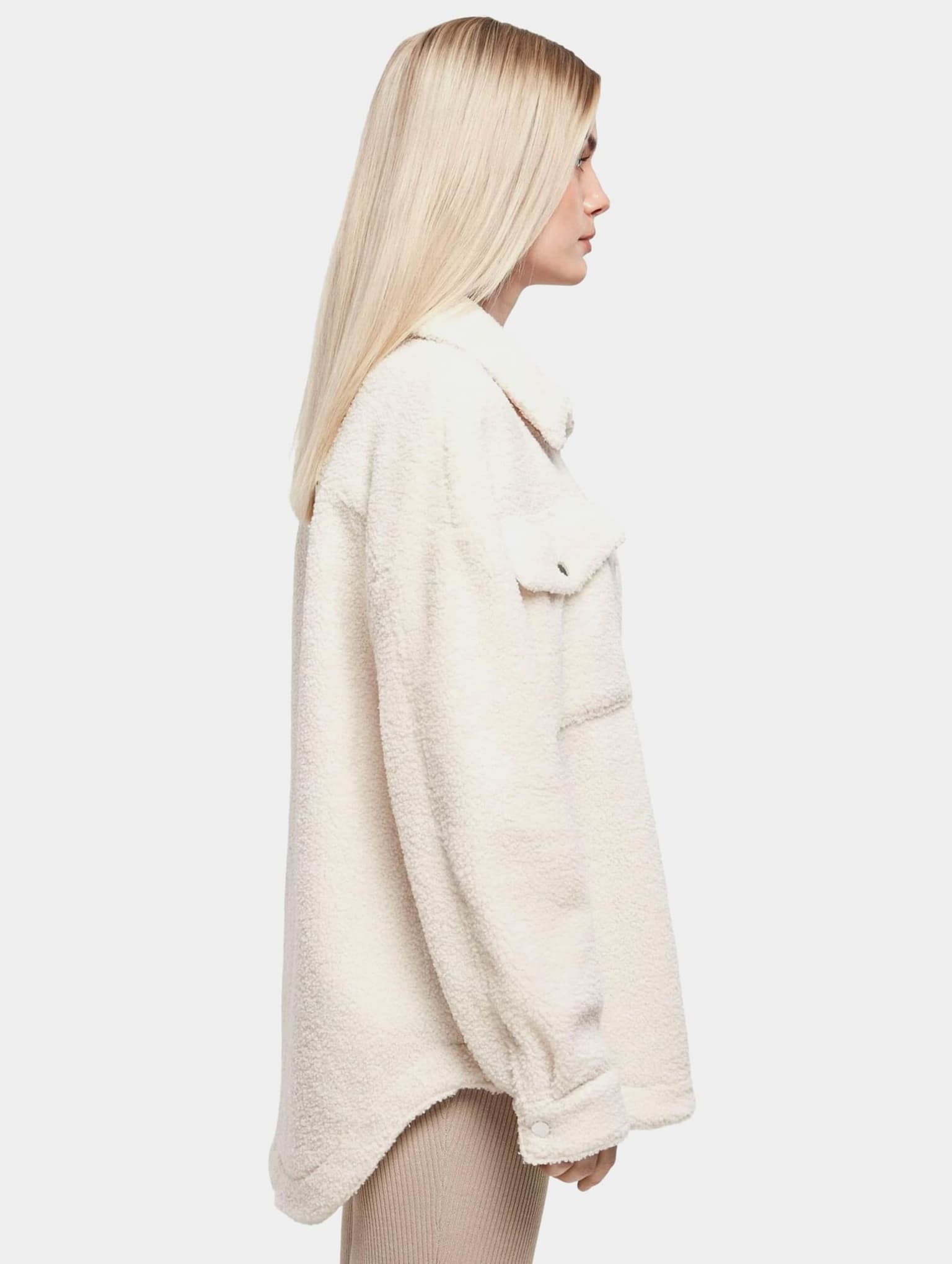 Urban Classics Ladies Sherpa Overshirt – Bild 3