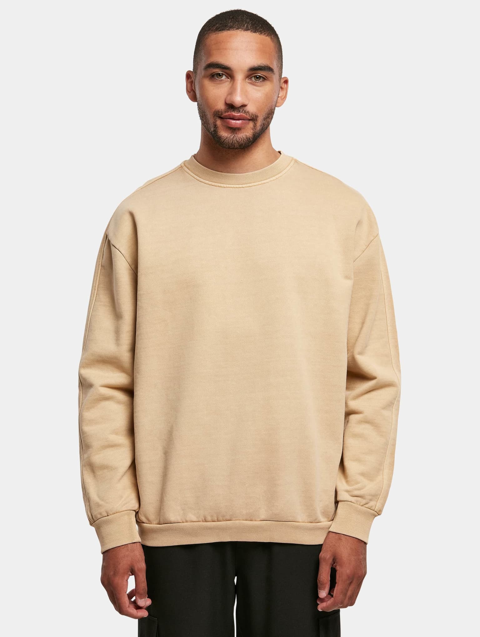 Urban Classics Heavy Terry Garment Dye Crew – Bild 3