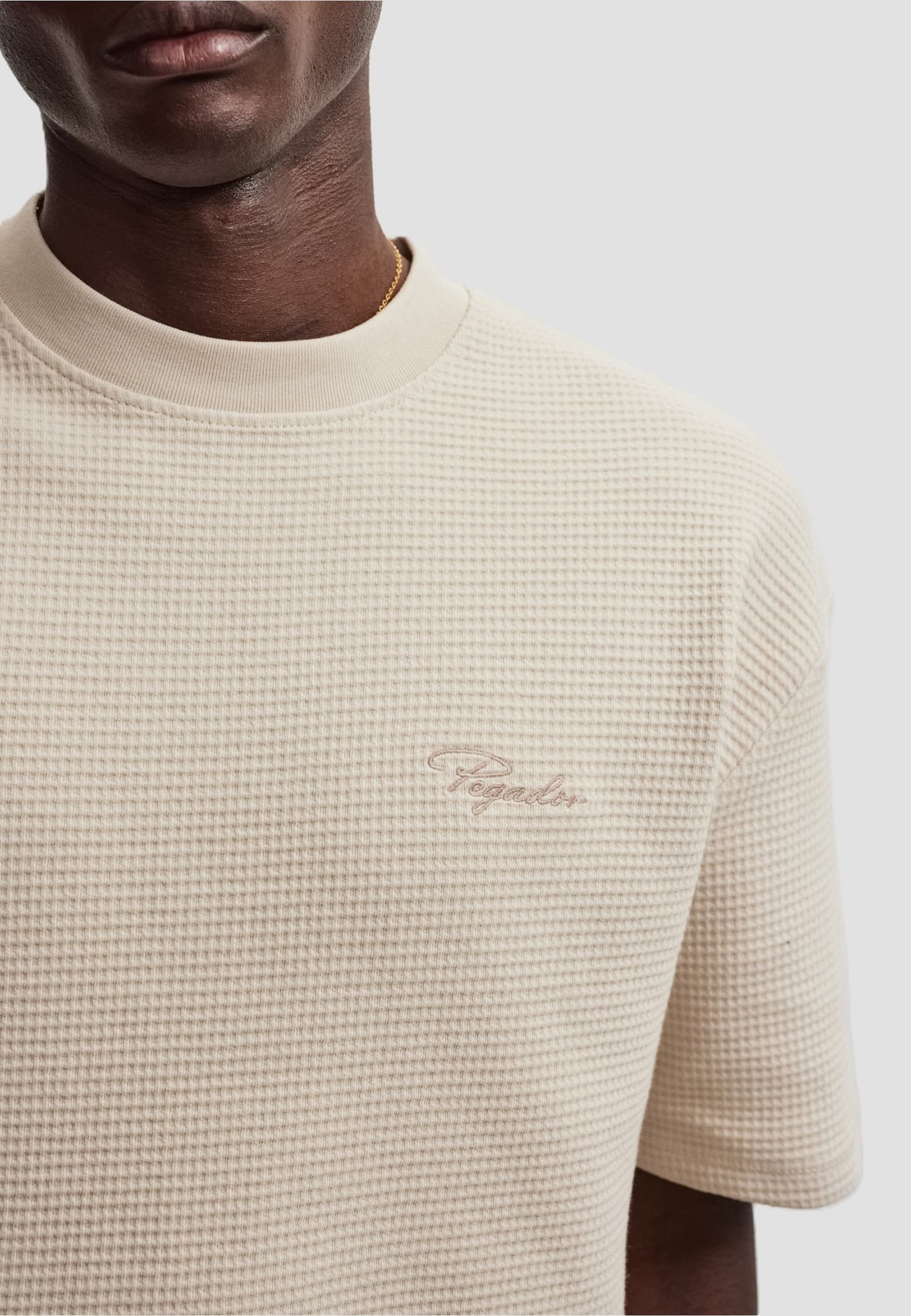 PEGADOR Signar Oversized Waffle Tee – Bild 3