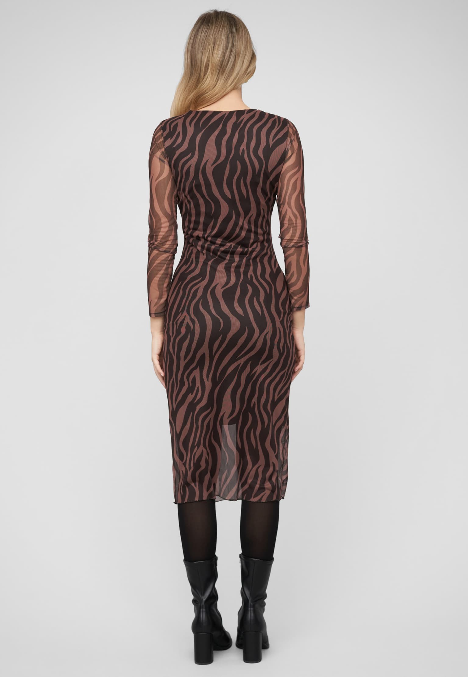 Cloud5ive Long-sleeved Dress – Bild 2