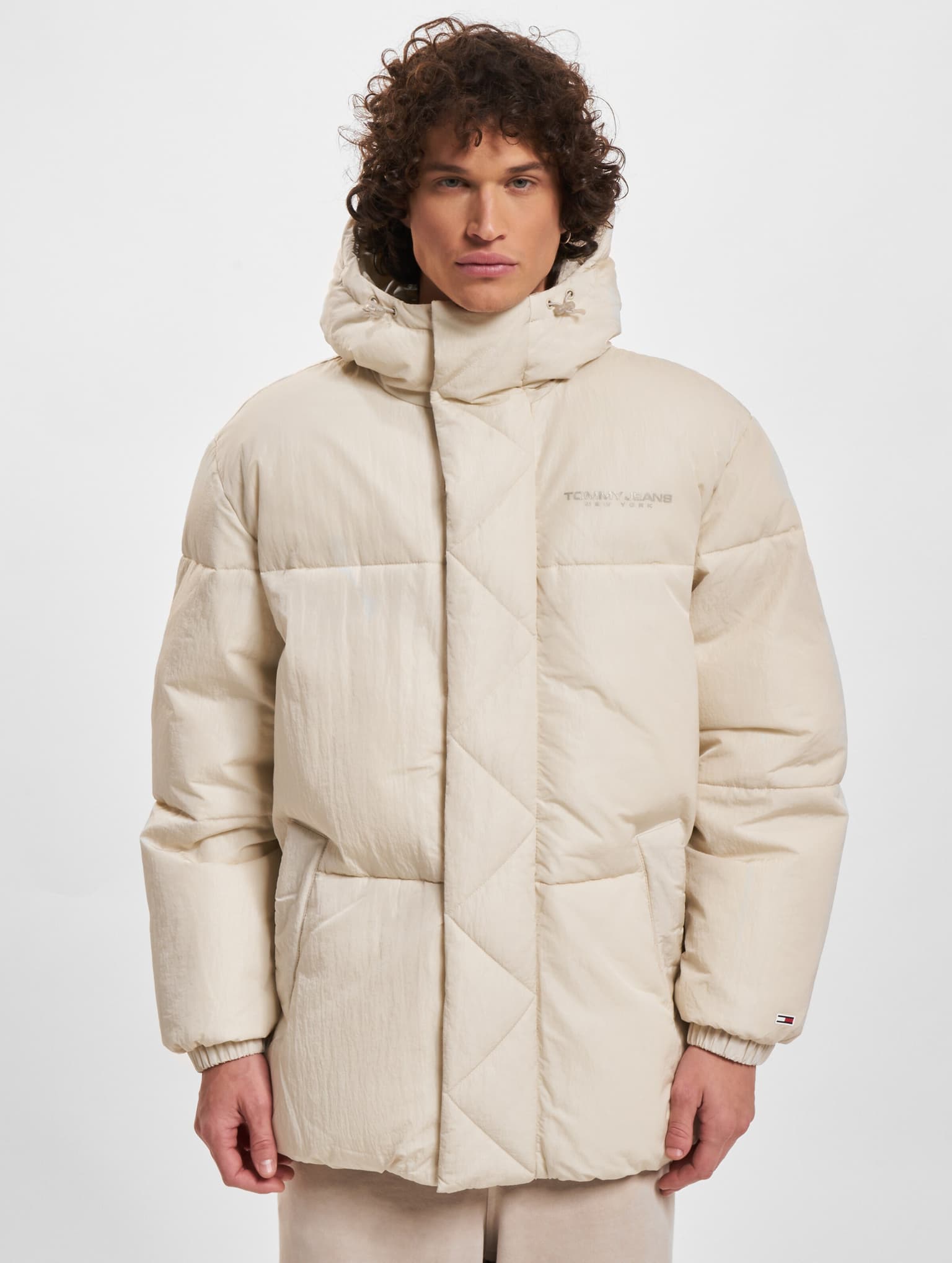 Tommy Jeans Oversized Statement Puffer Jacket – Bild 3