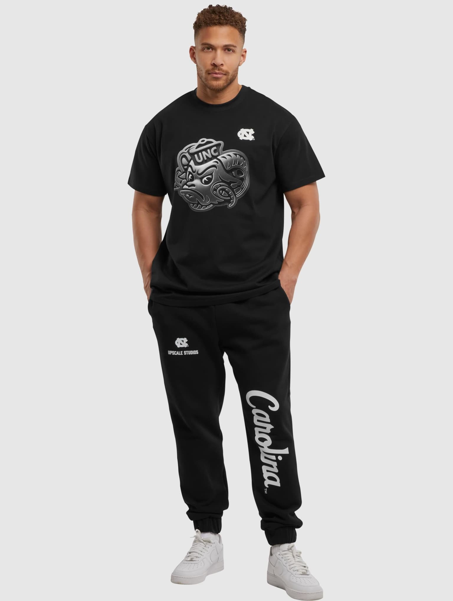 Mister Tee Upscale North Carolina Chrome Logo Oversize – Bild 4