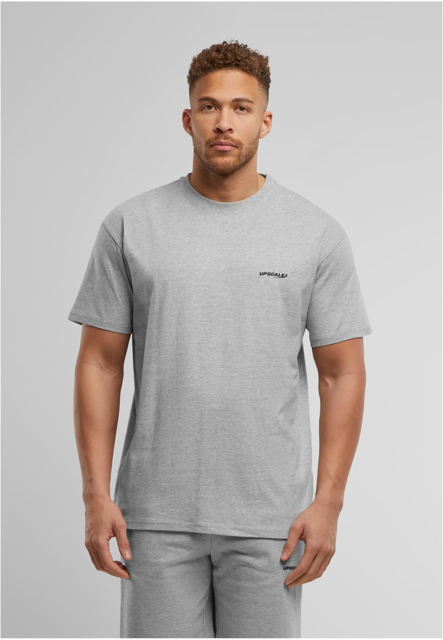 Mister Tee Upscale Core EMB Oversize – Bild 3