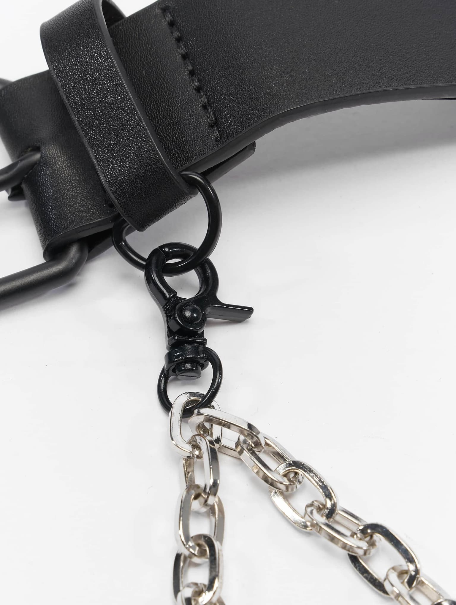 Urban Classics Imitation Leather Belt With Metal Chain – Bild 4
