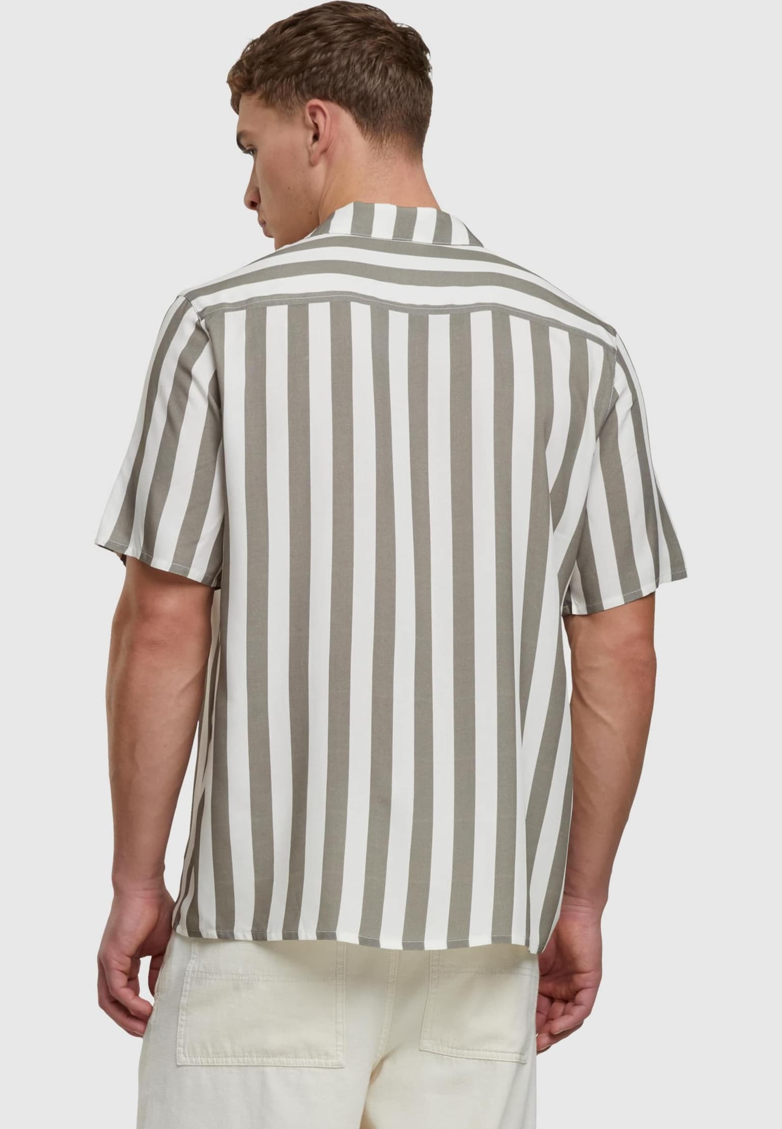 Urban Classics Viscose AOP Resort Shirt – Bild 2