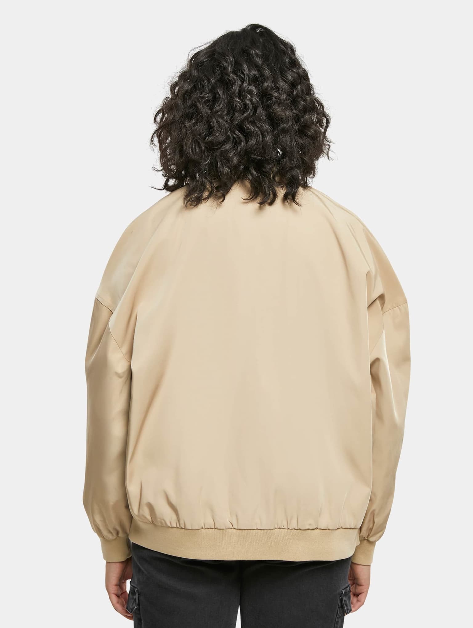 Urban Classics Ladies Essentials Oversized Light Bomber Jacket – Bild 2
