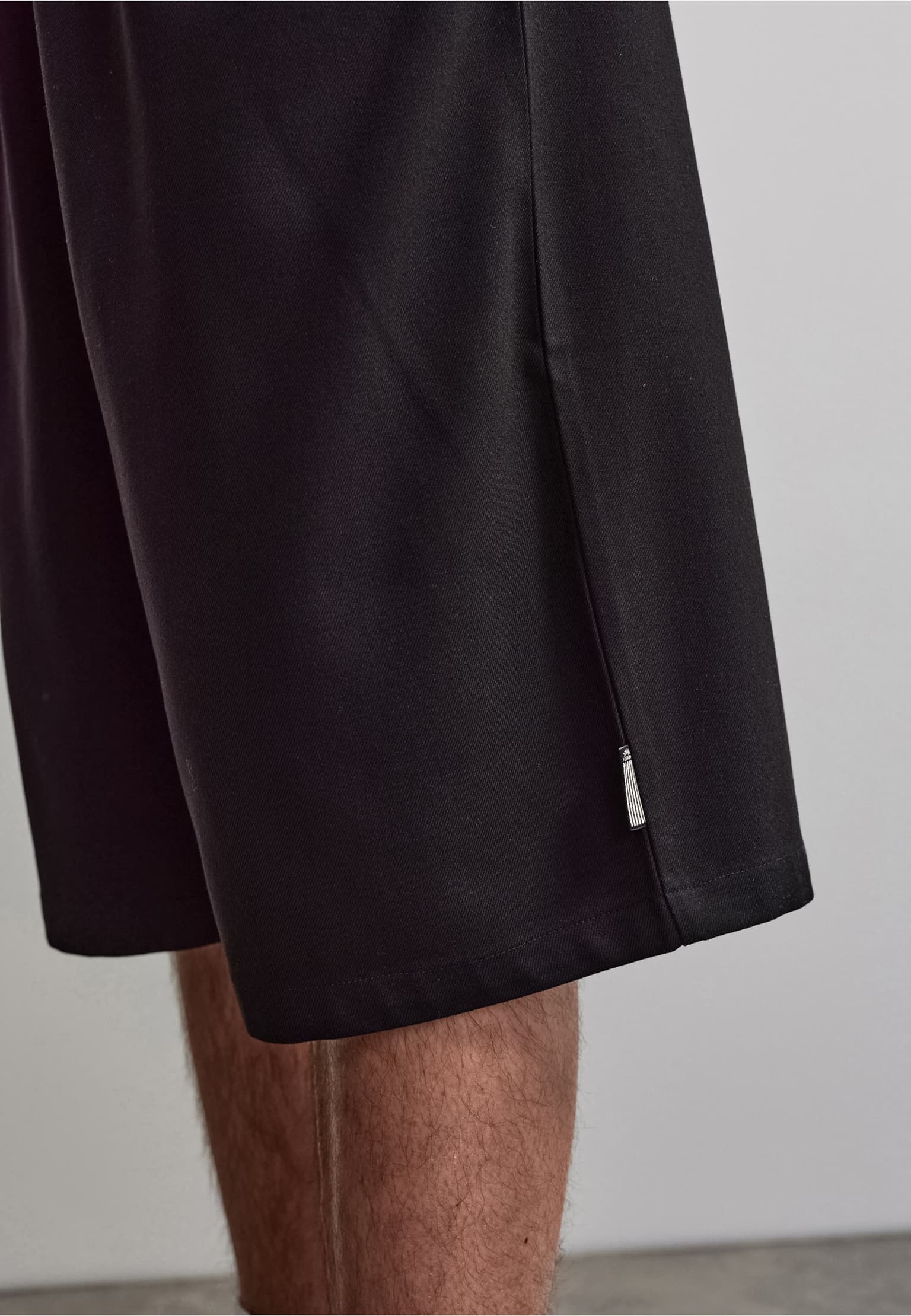 PEGADOR Castelnou Overknee Smart Short – Bild 4