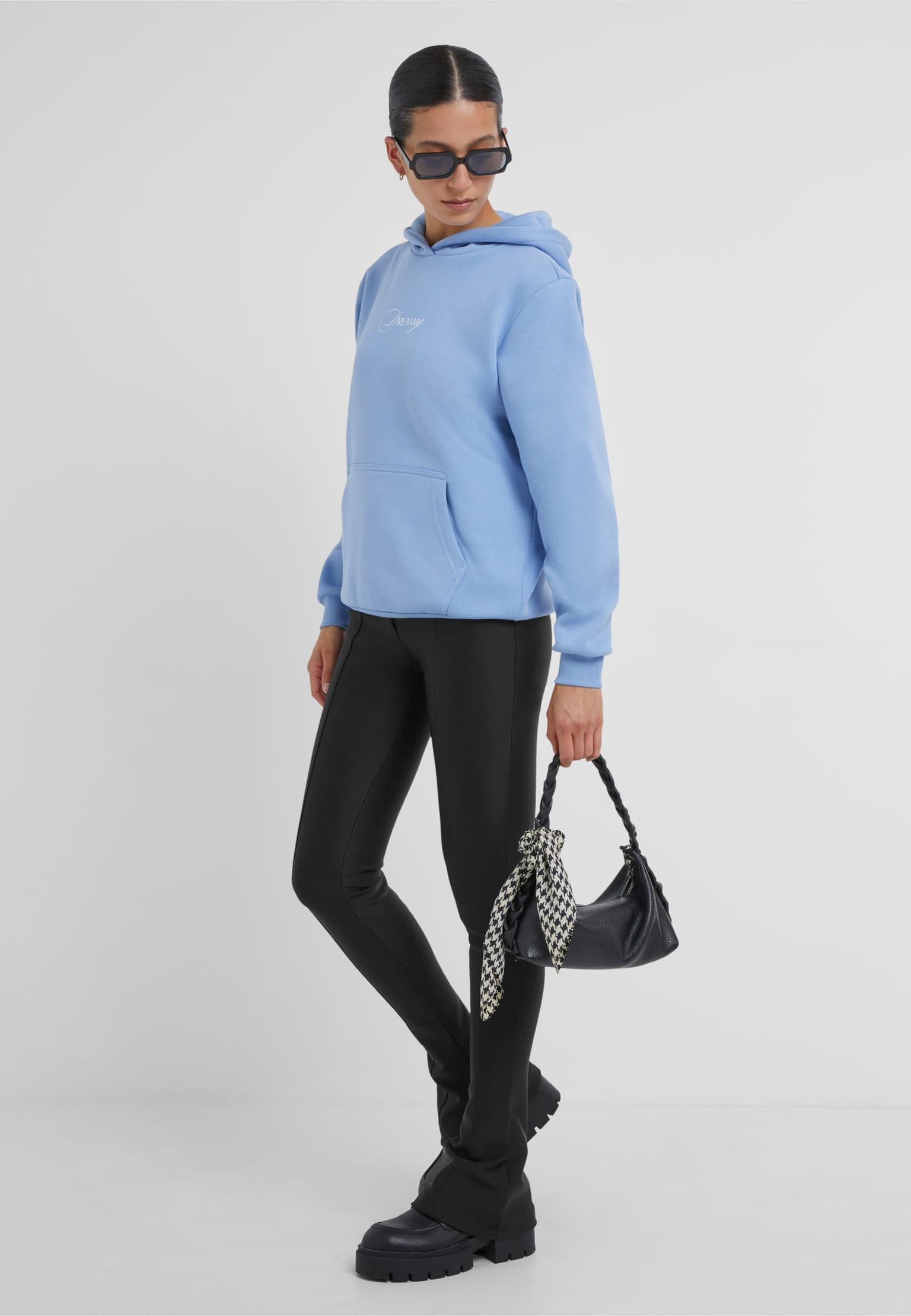 Miss Tee Dreamy Wording Ladies Fluffy Hoody – Bild 3