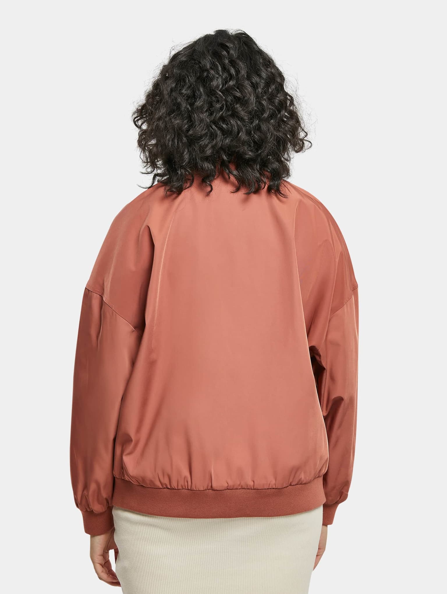 Urban Classics Ladies Essentials Oversized Light Bomber Jacket – Bild 2