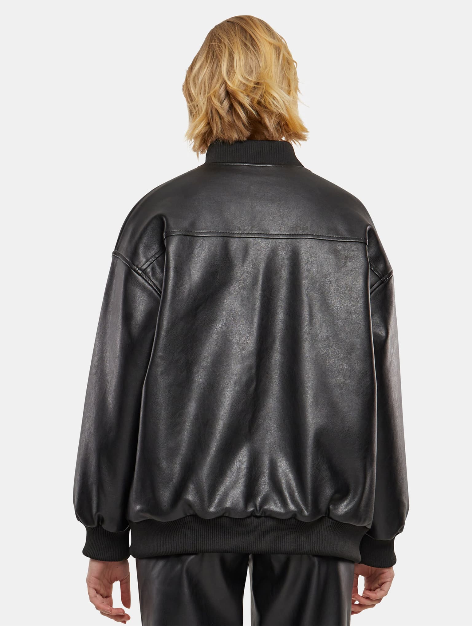 Urban Classics Ladies Synthetic Leather Bomberjacke – Bild 2