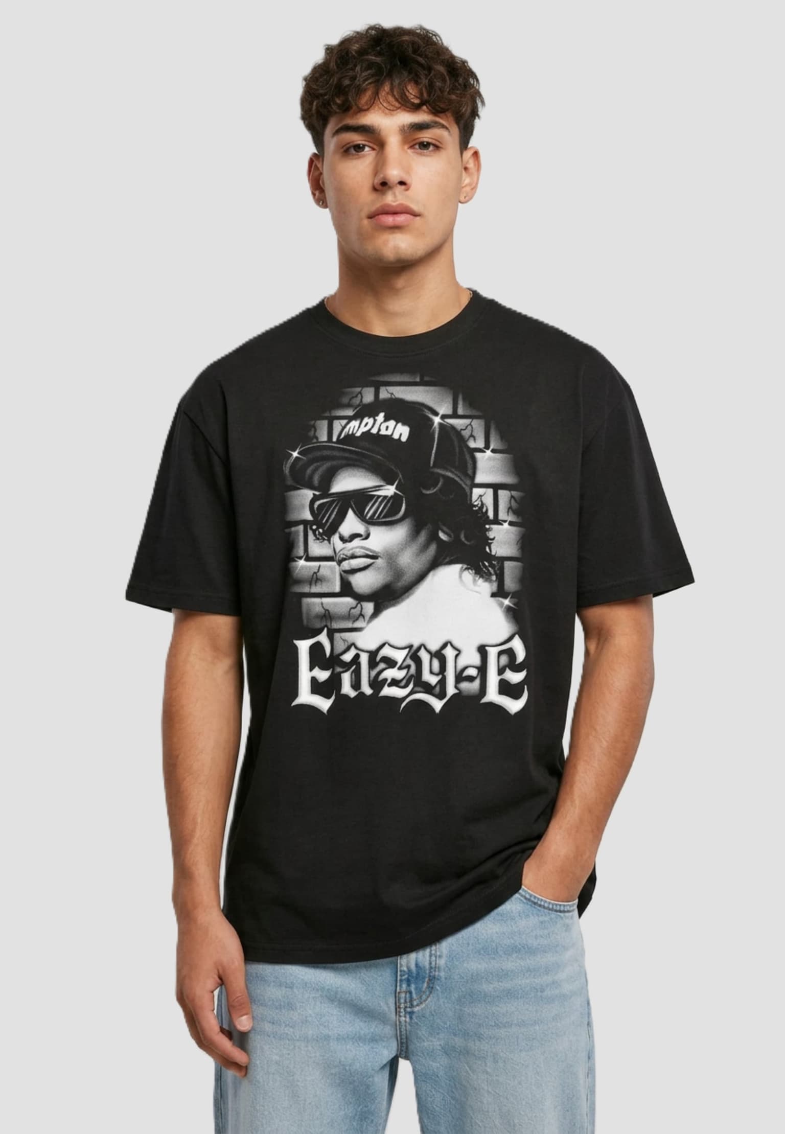 Mister Tee Upscale Eazy-E Paintbrush Oversize