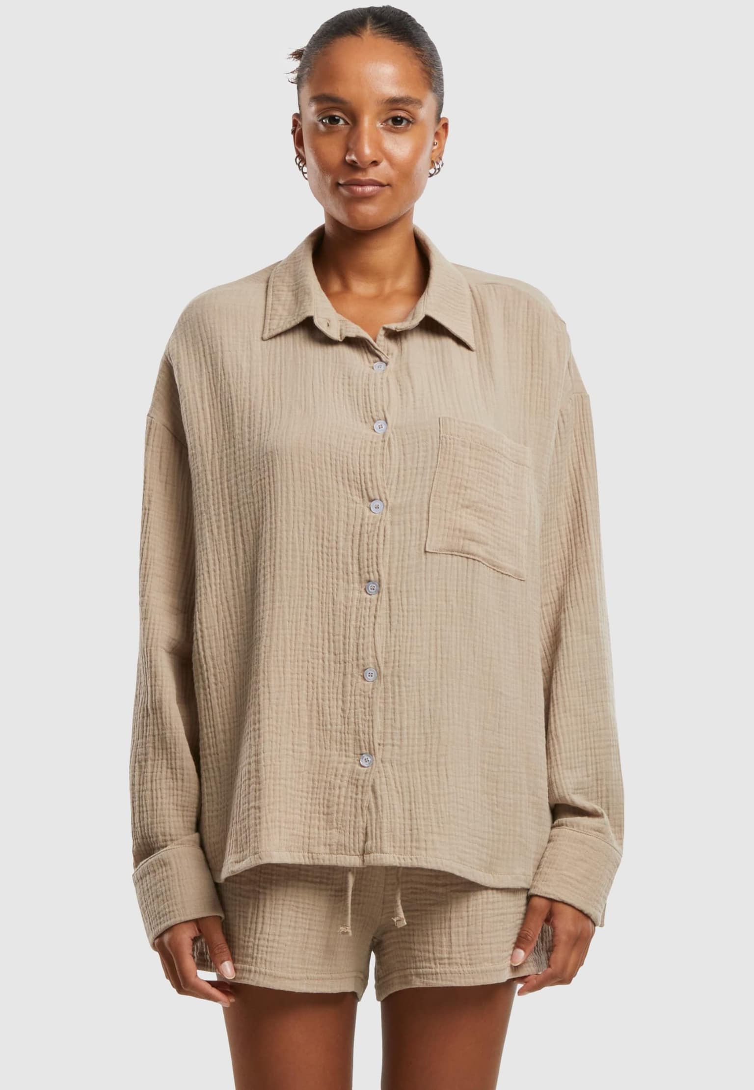 Urban Classics Ladies Oversized Musselin Blouse – Bild 3
