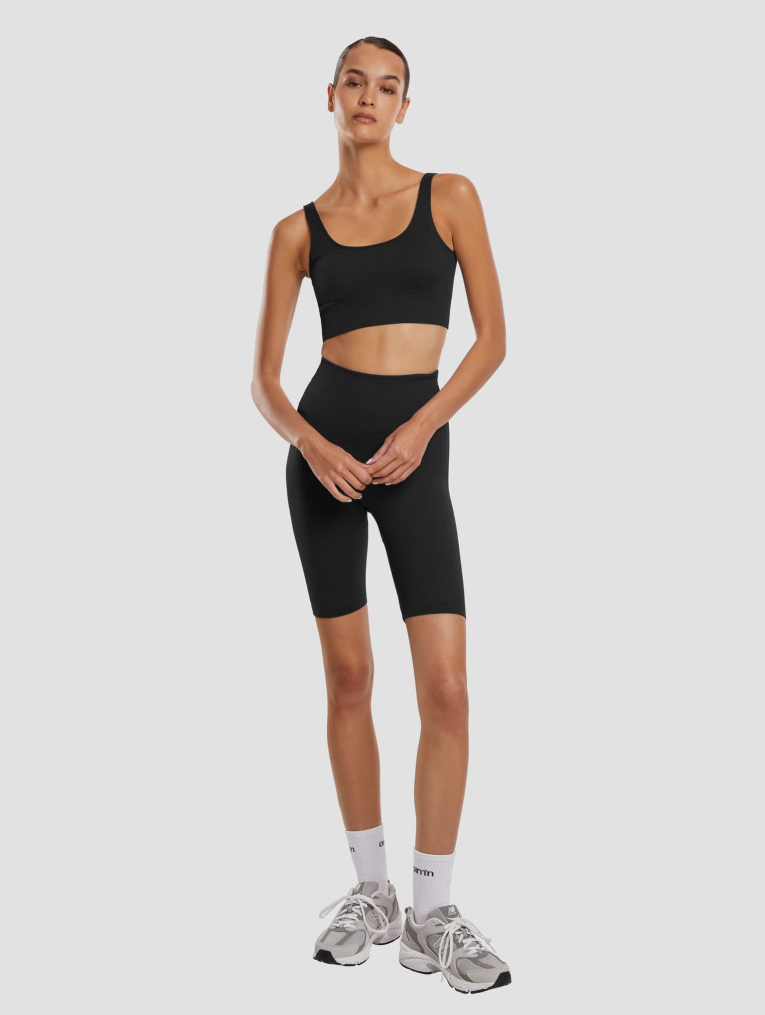 AMN-243-BIK-20040002-059 AIMN Ribbed Midi Biker Short – Bild 4