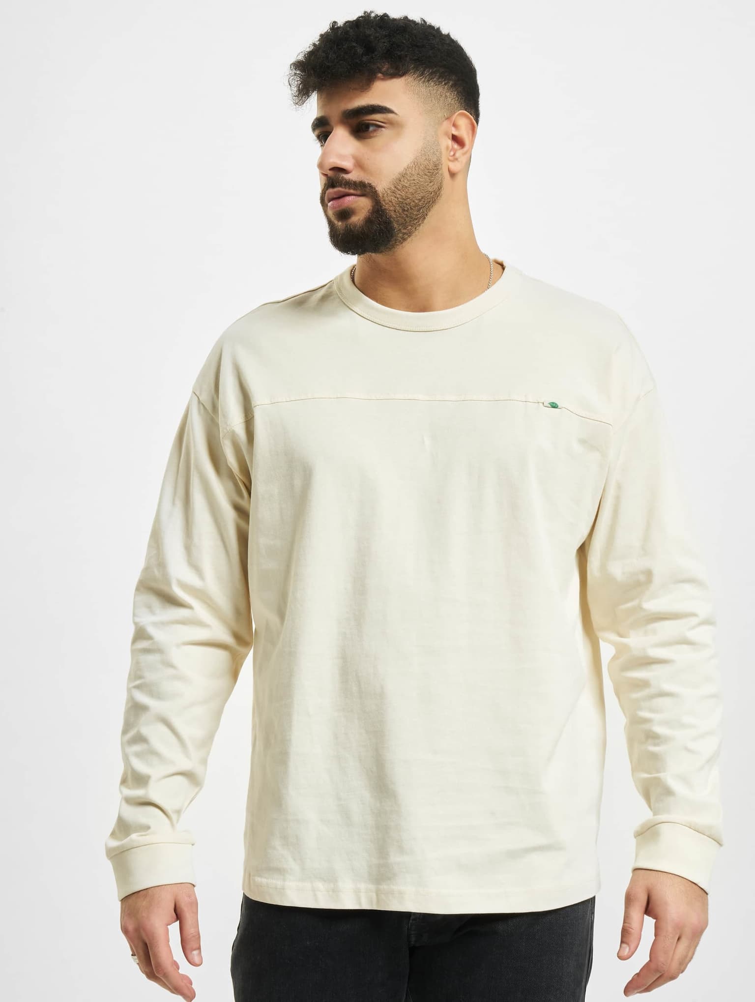 Urban Classics Essentials Cotton Short Curved Oversized LS – Bild 3