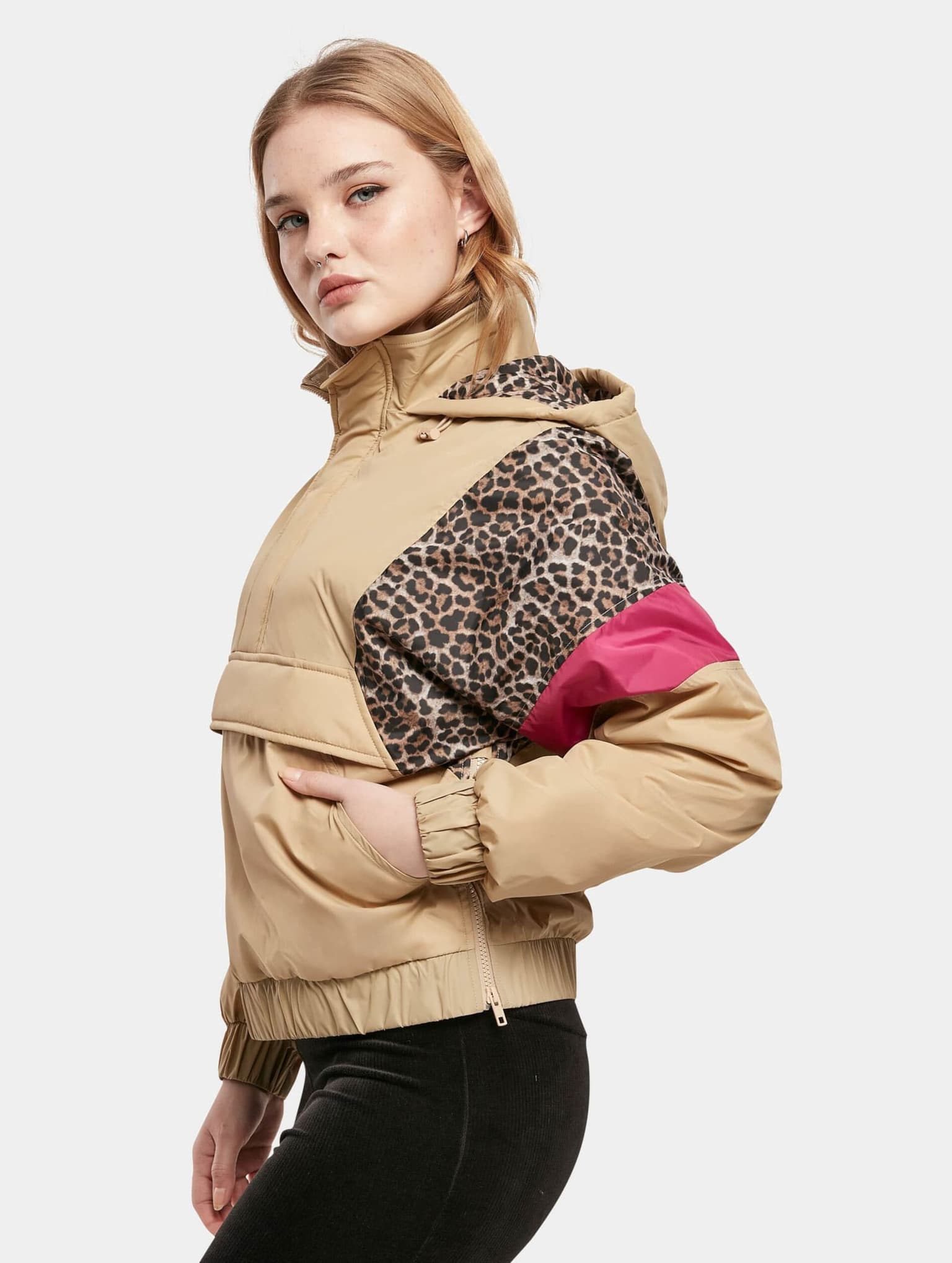 Urban Classics Ladies AOP Mixed Pull Over Jacket – Bild 3
