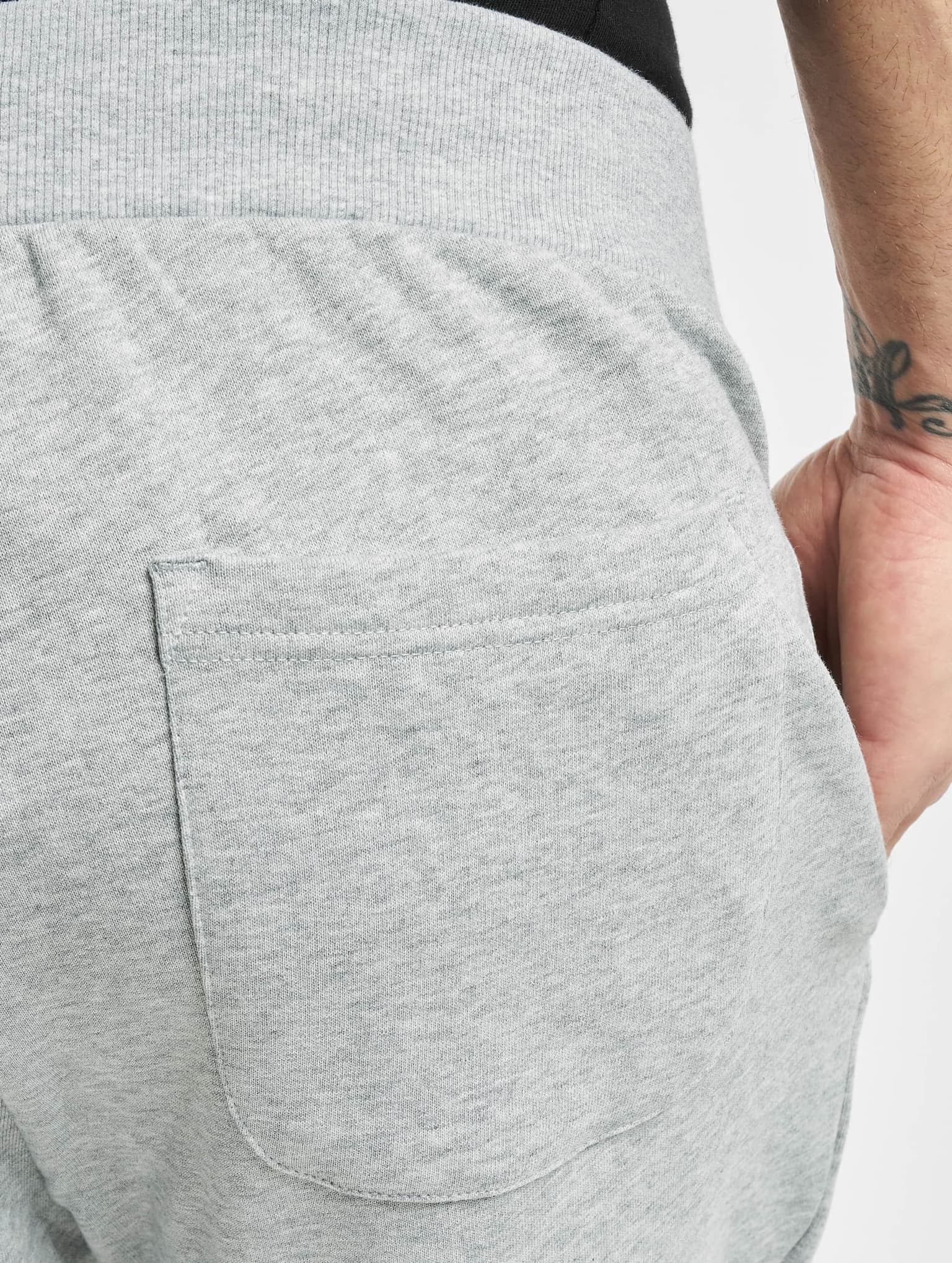 Urban Classics Essentials Basic Sweatpants – Bild 4