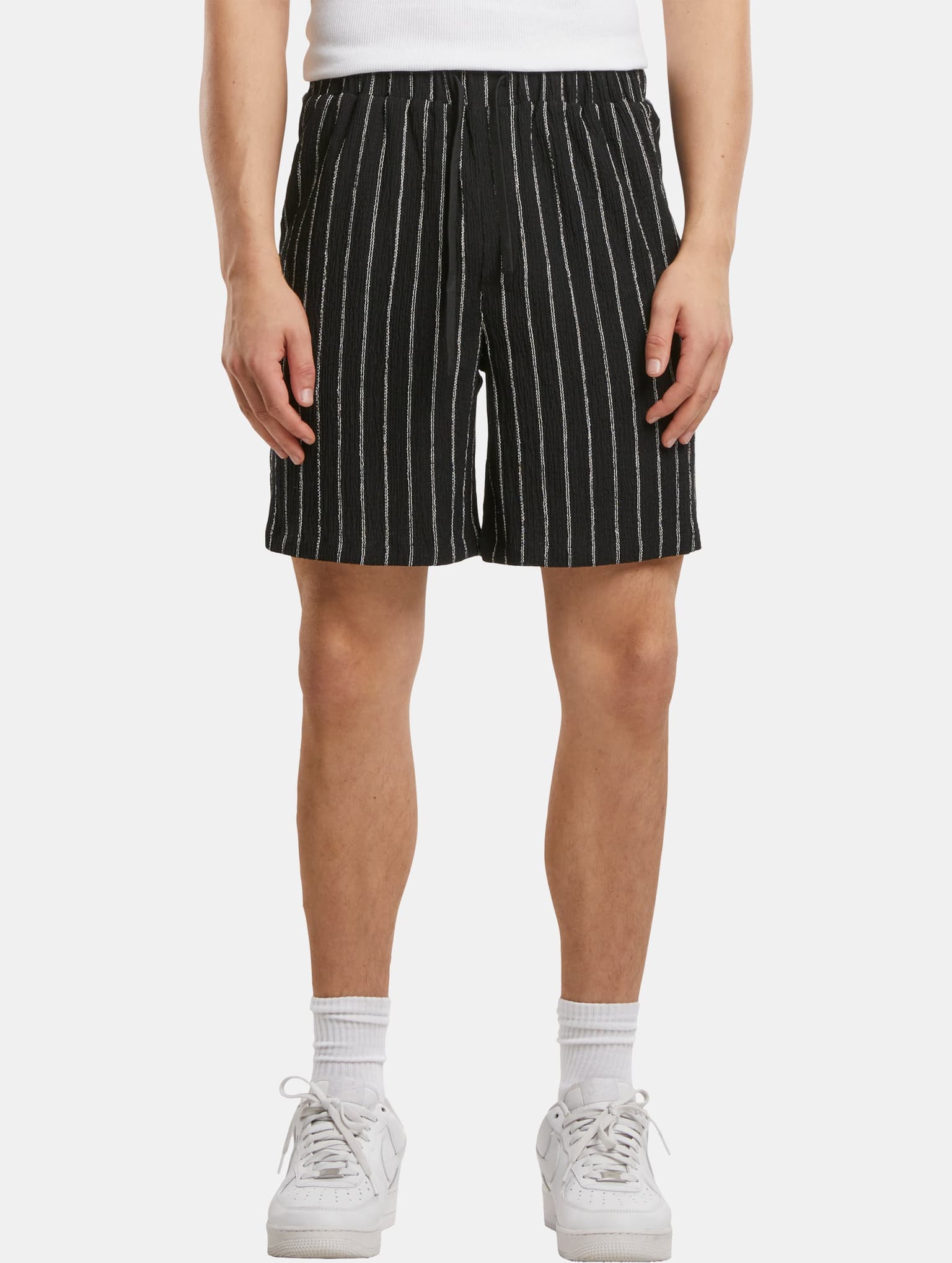 Urban Classics Striped Crinkle Resort Short – Bild 3