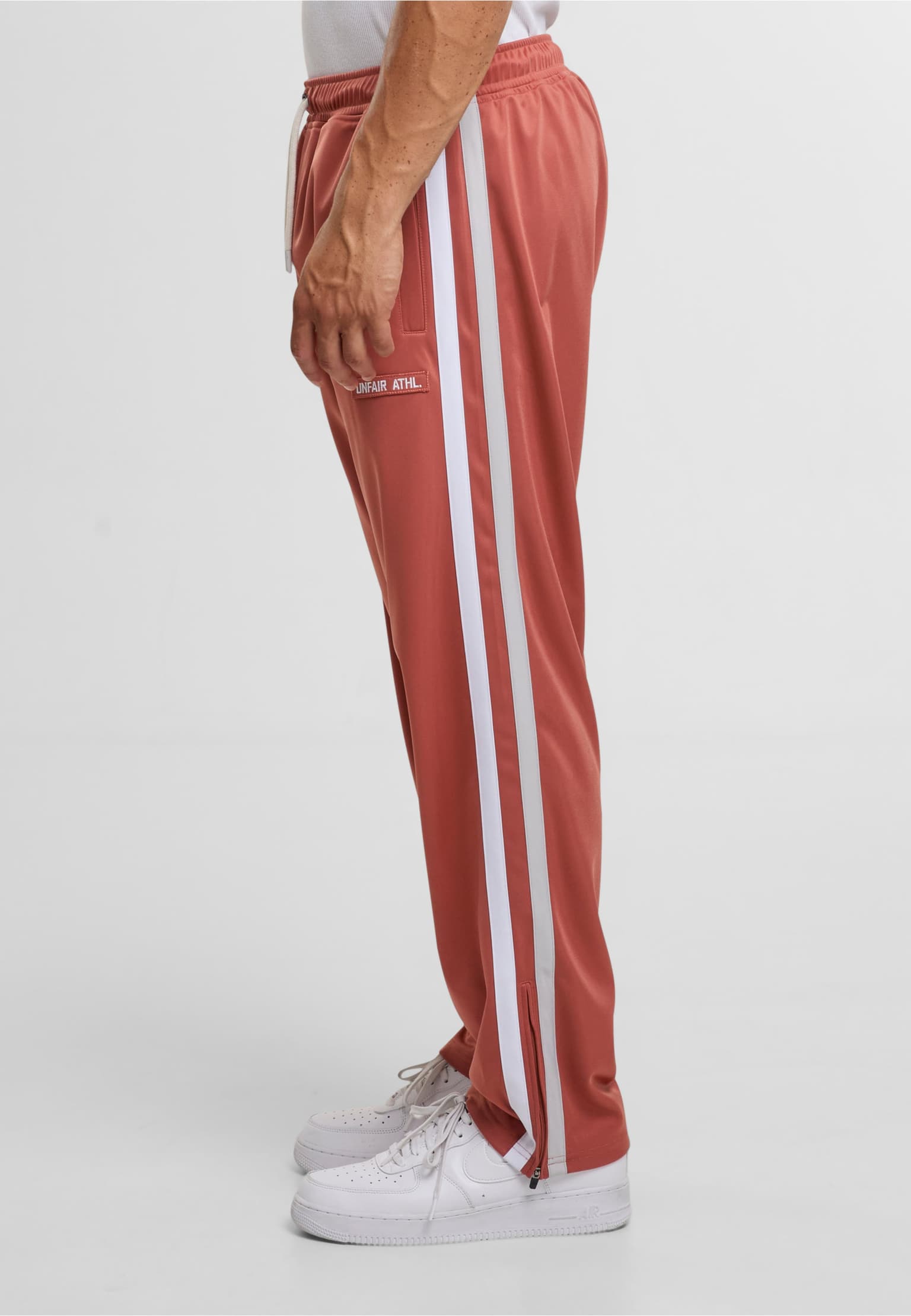 UNFAIR ATHLETICS DMWU Trackpants Evolution – Bild 3