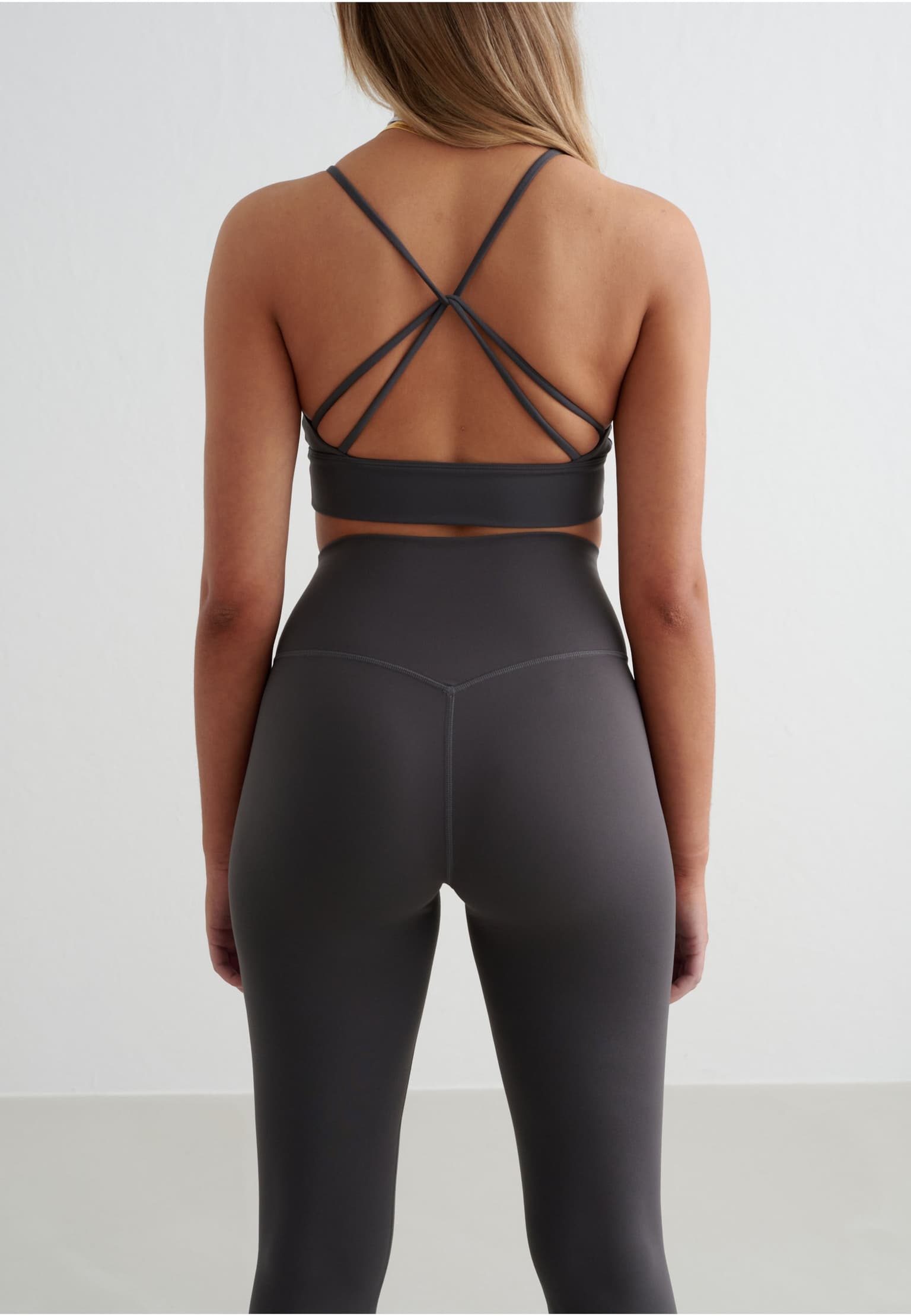 aimn Sense Strap Bra – Bild 2