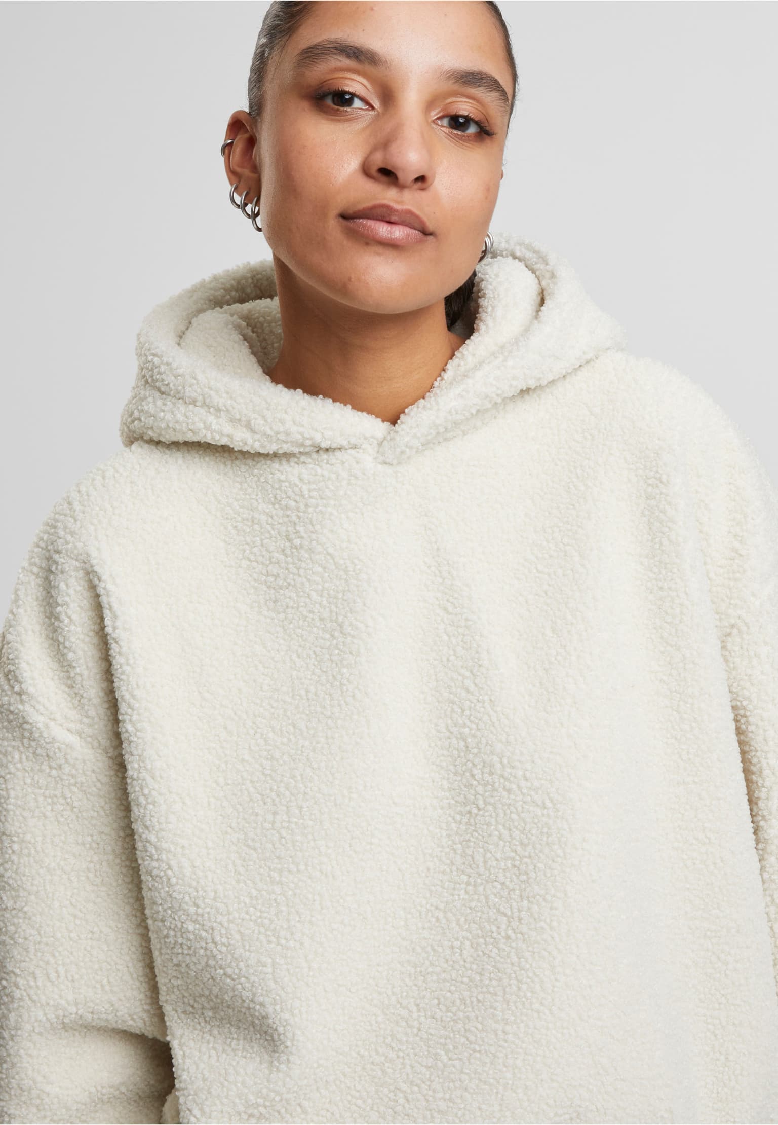Urban Classics Ladies Oversized Bonded Sherpa Hoody – Bild 3