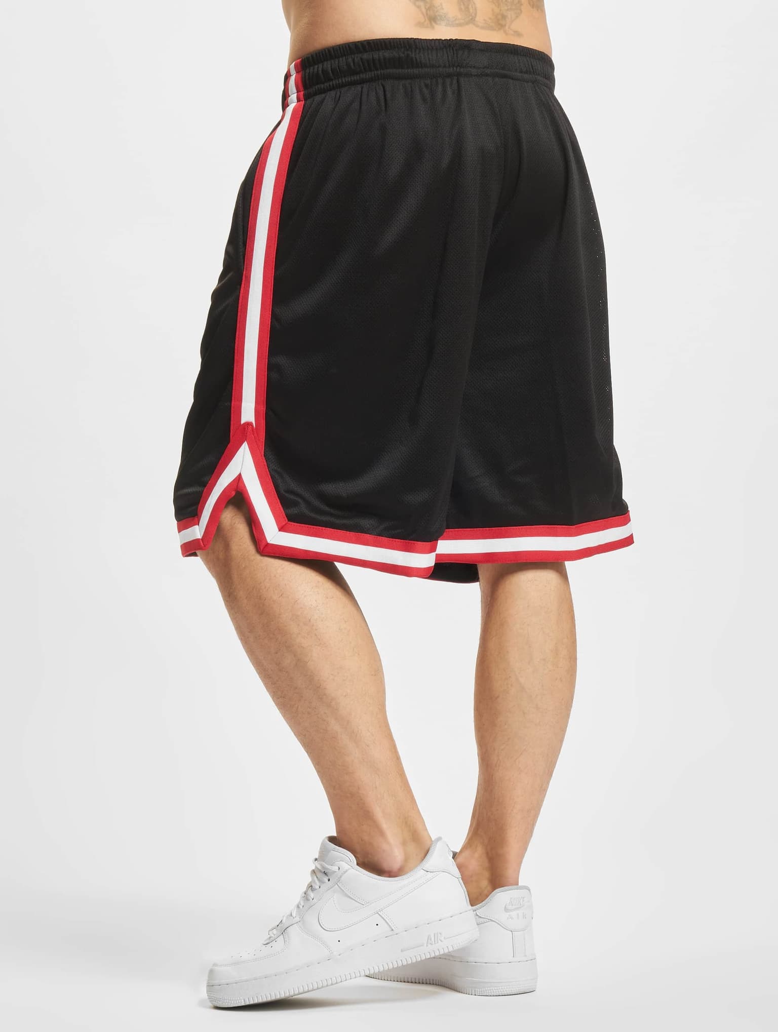 Urban Classics Stripes Mesh Short – Bild 2