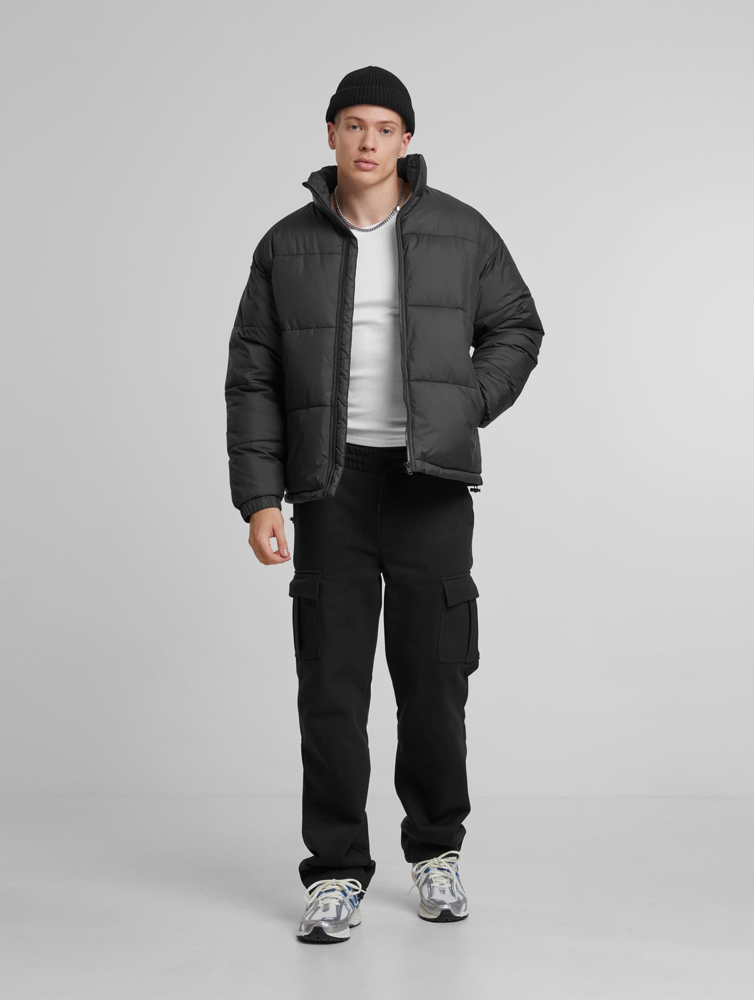 Urban Classics Basic Puffer Übergangsjacke – Bild 4