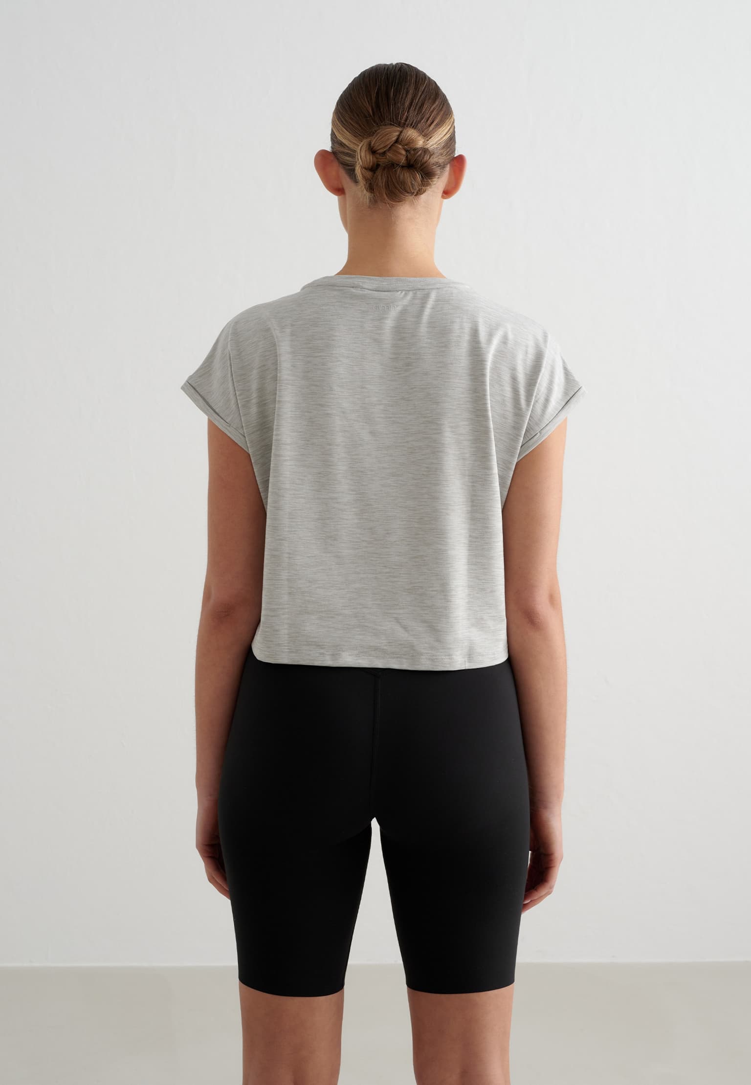 aimn Soft Basic Roll Sleeve Top – Bild 2