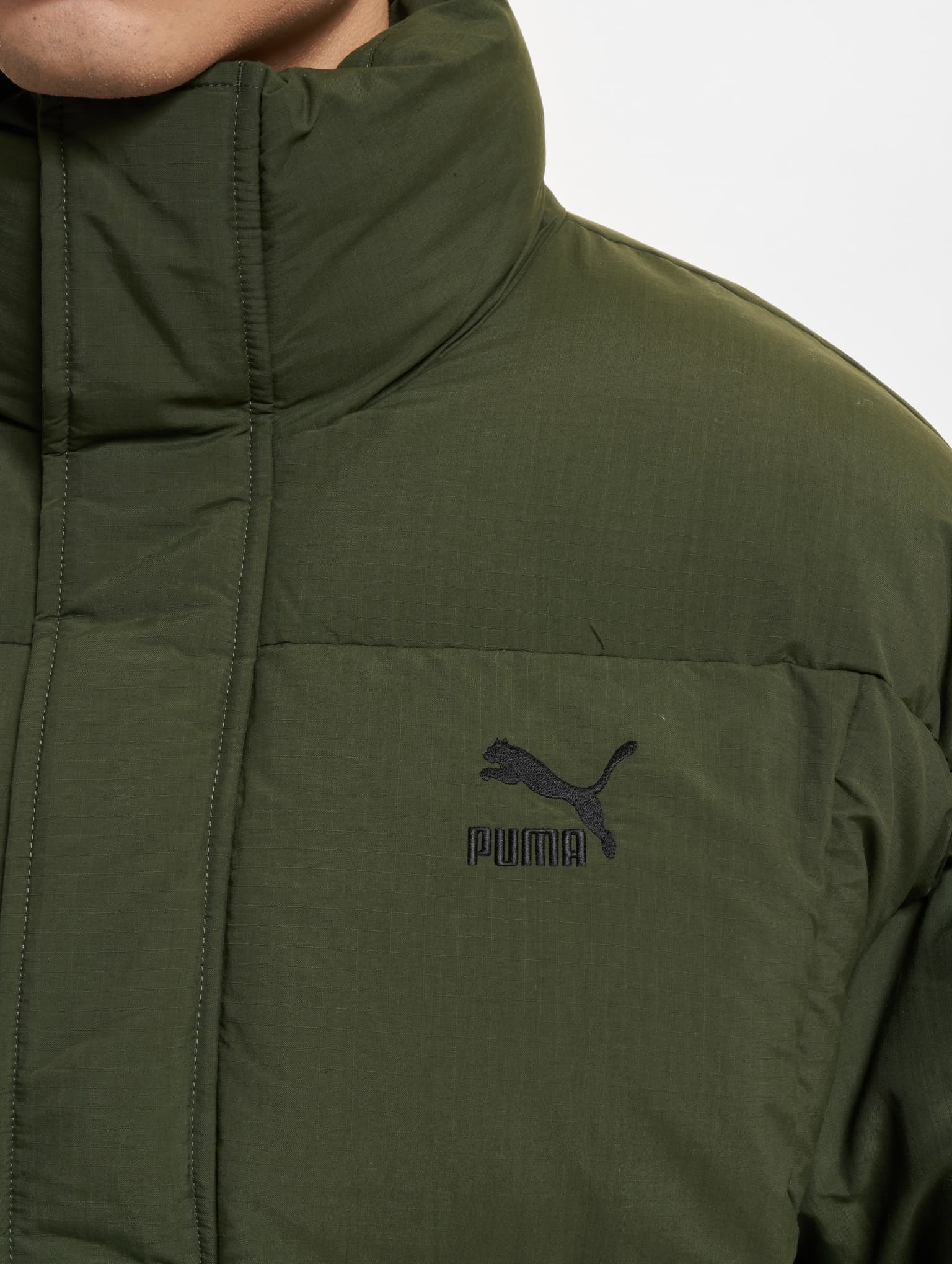 Puma Classics Oversized Puffer Jacket – Bild 4