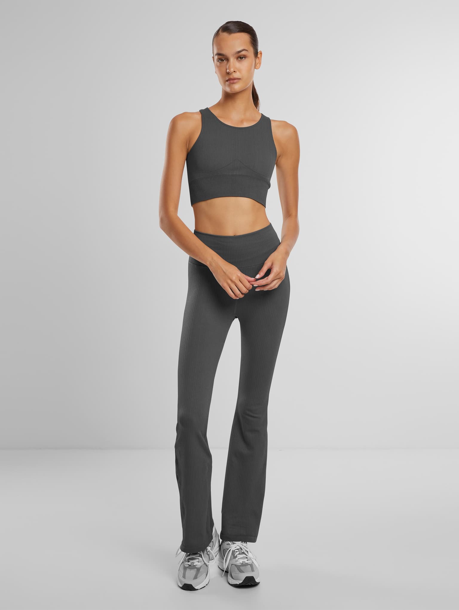 AMN-243-TIG -23080081−073 AIMN Ribbed Seamless Flare Tights – Bild 4