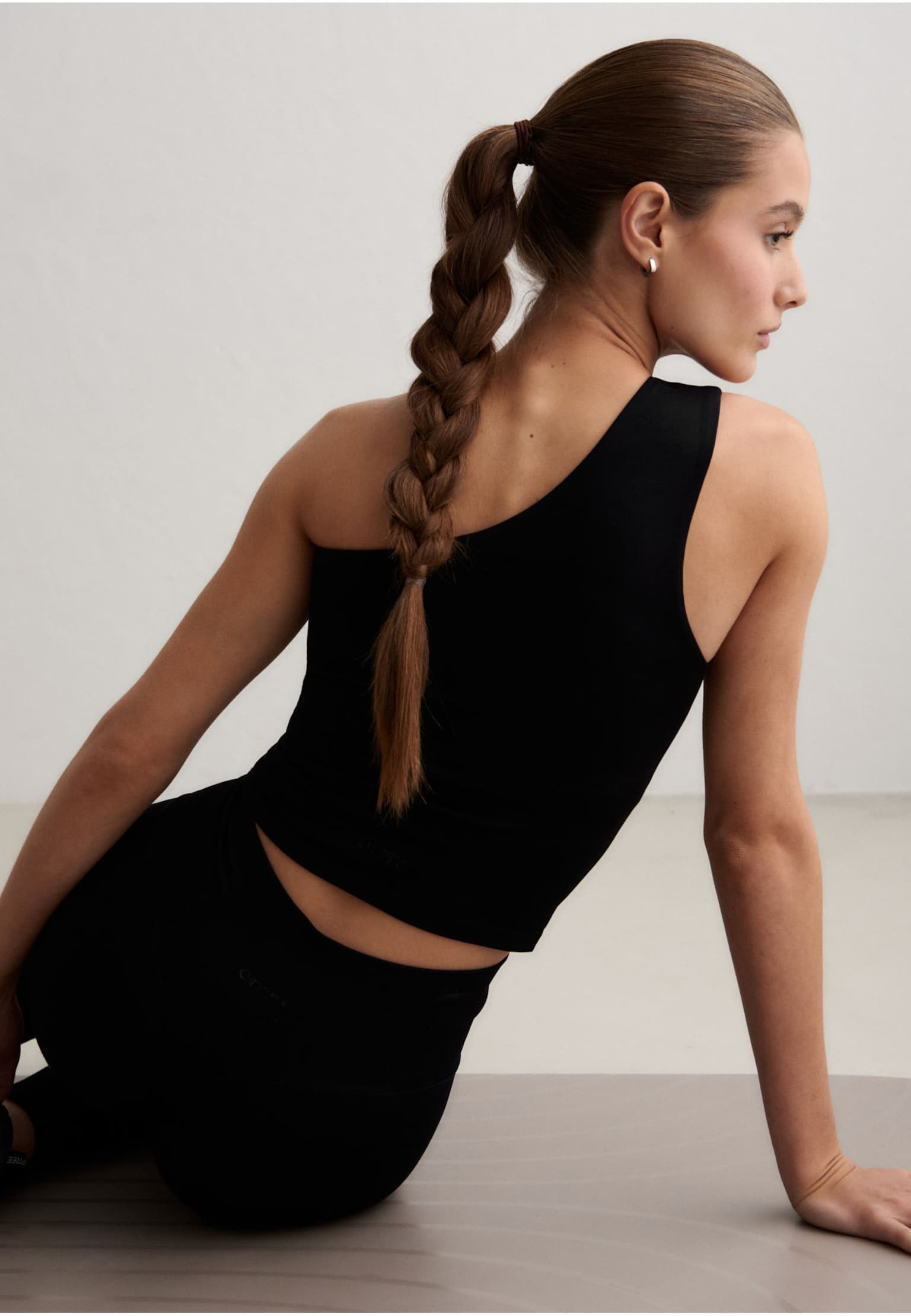 aimn Shape Seamless One Shoulder Bralette – Bild 4