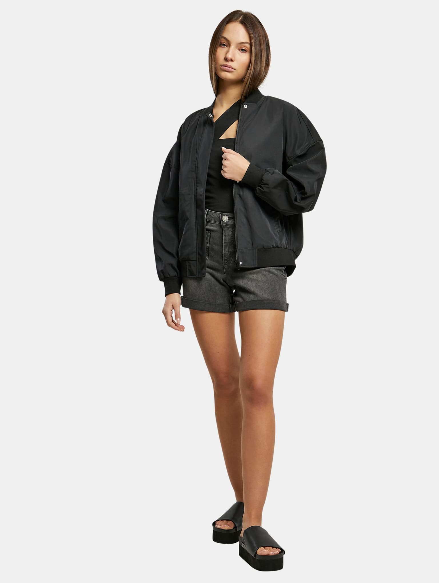 Urban Classics Ladies Essentials Oversized Light Bomber Jacket – Bild 4